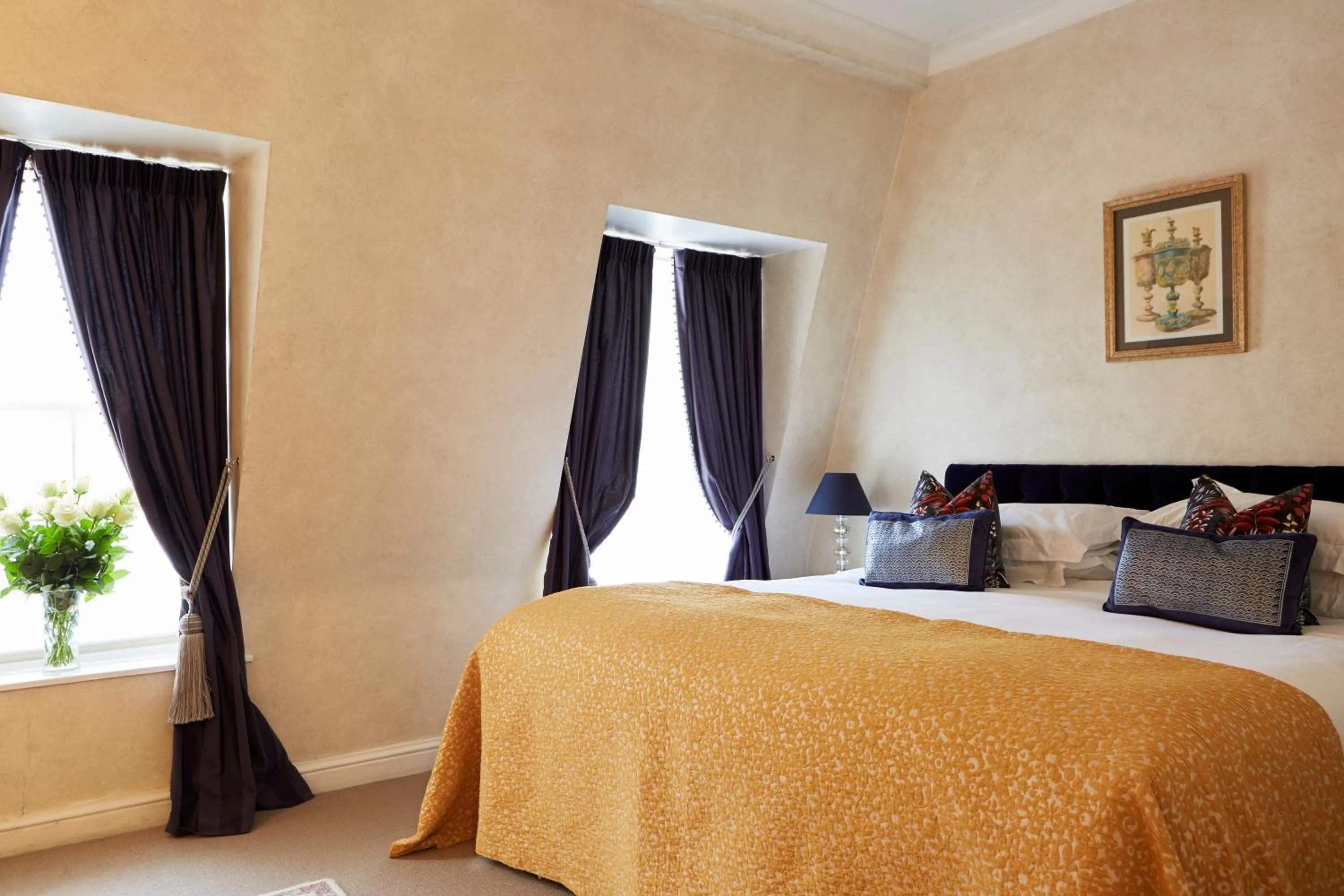 Bed in 9 Hertford Street - 4 Stars VisitEngland