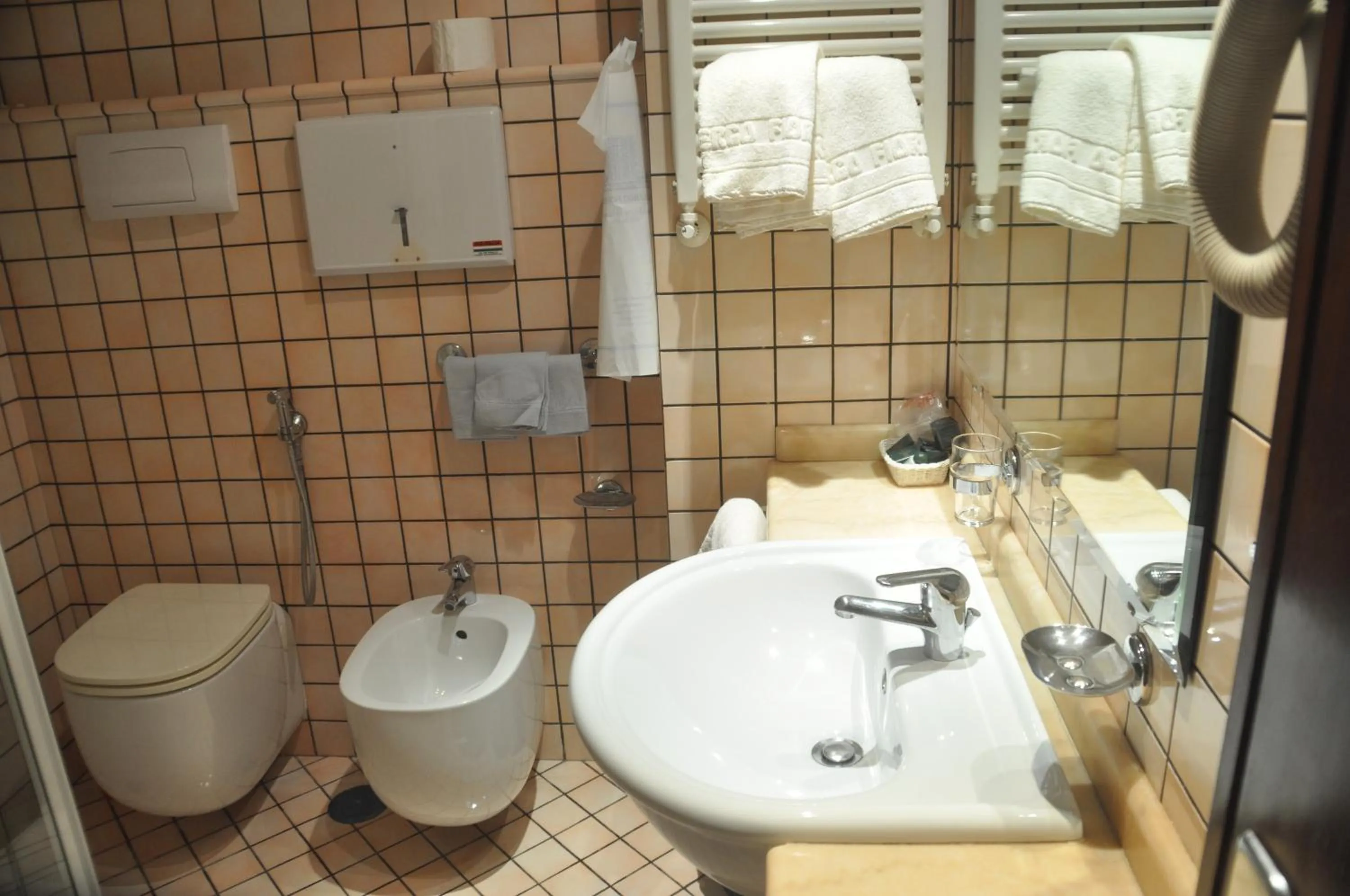 Bathroom in Albergo Fiorenza