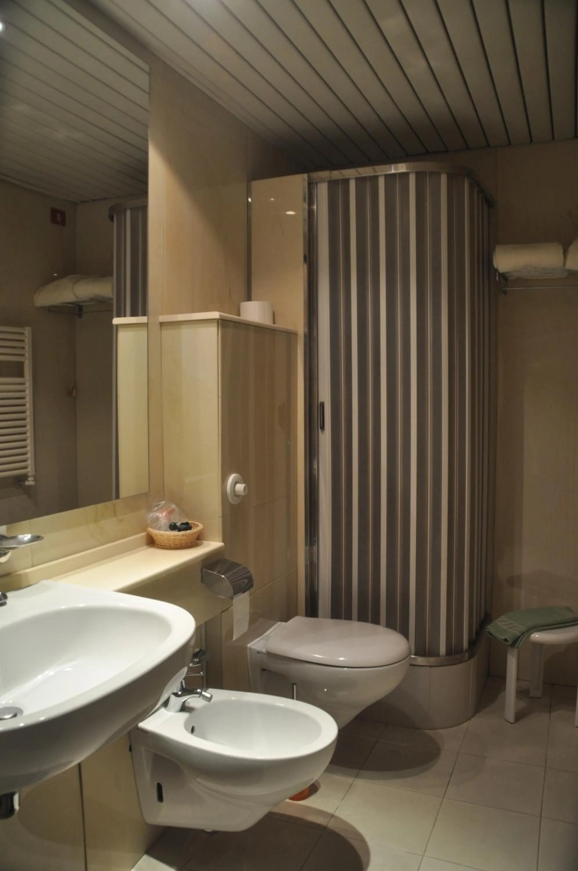 Bathroom in Albergo Fiorenza