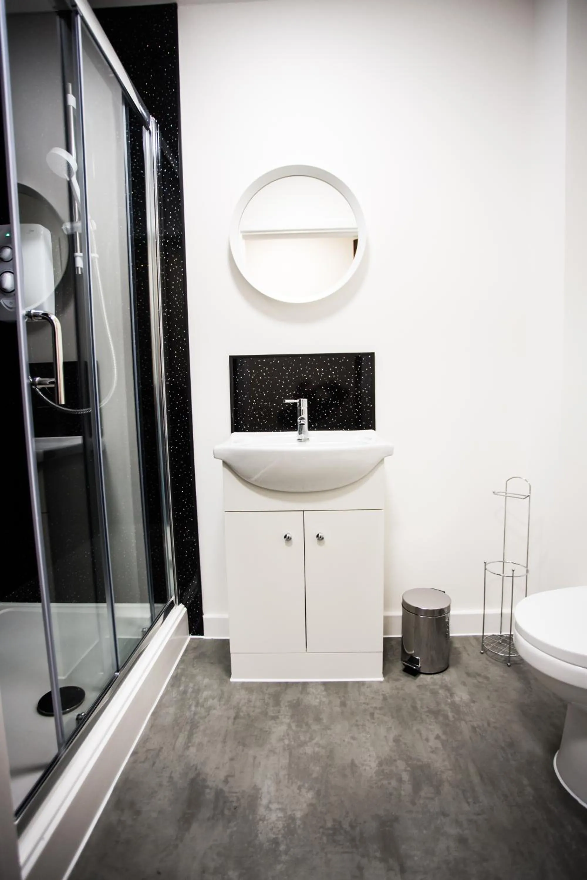 Shower in Whiteley Mill