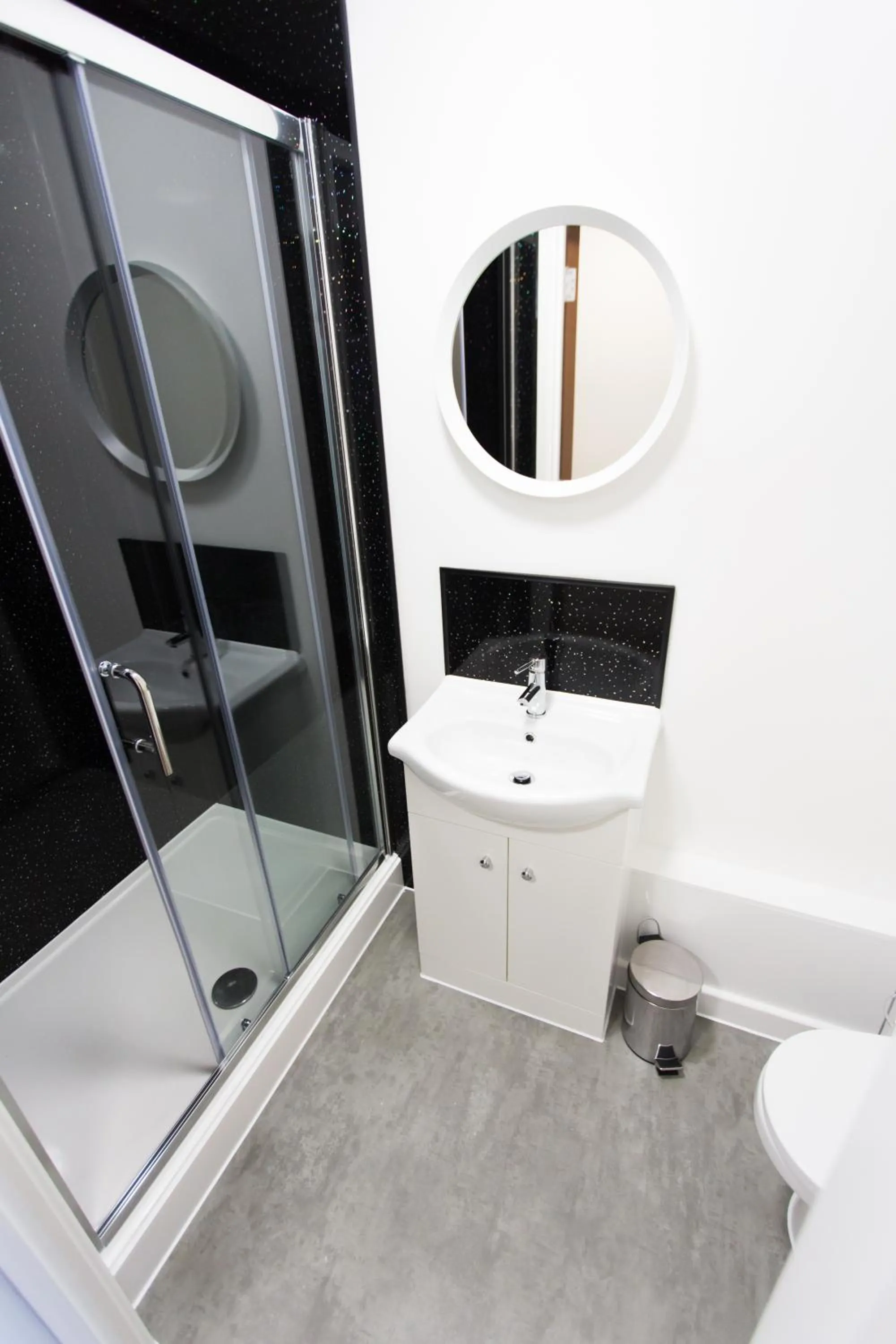 Shower in Whiteley Mill