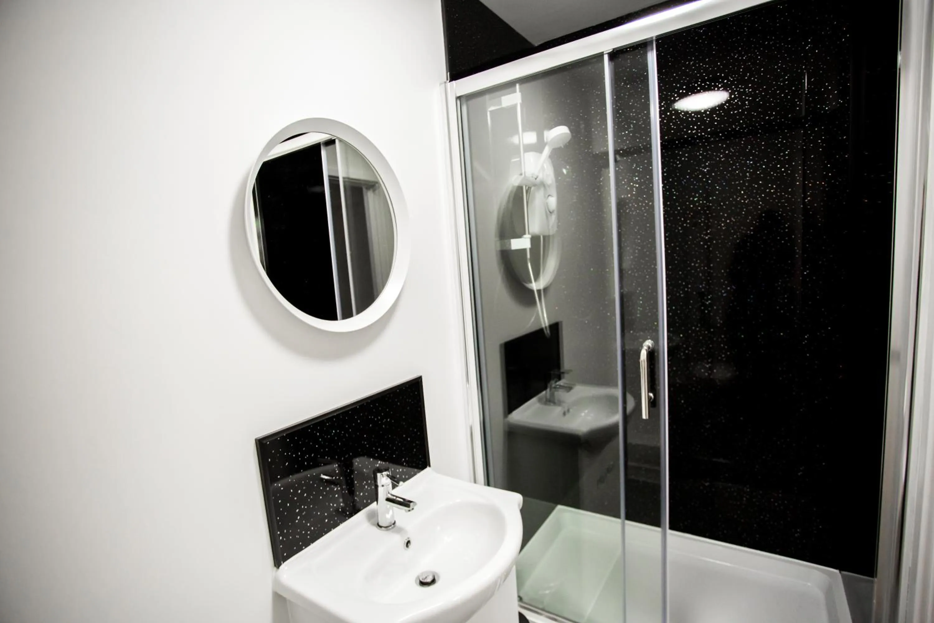 Shower in Whiteley Mill