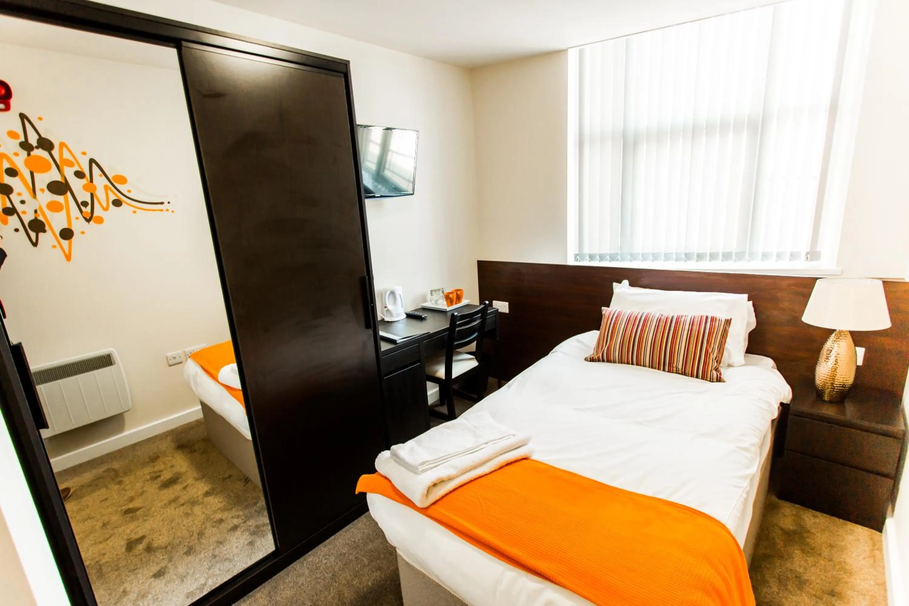 Shower, Bed in Whiteley Mill