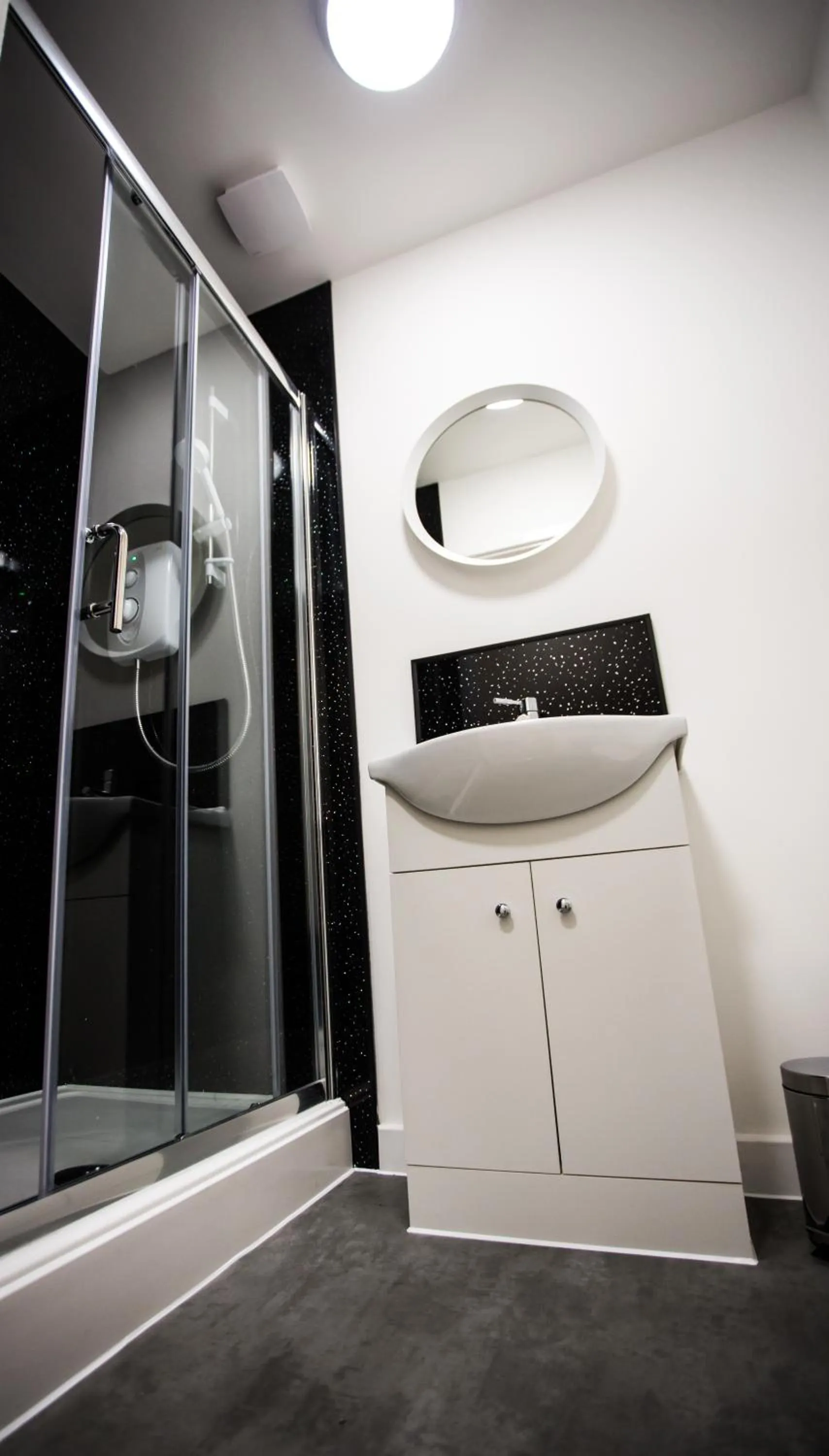 Shower in Whiteley Mill