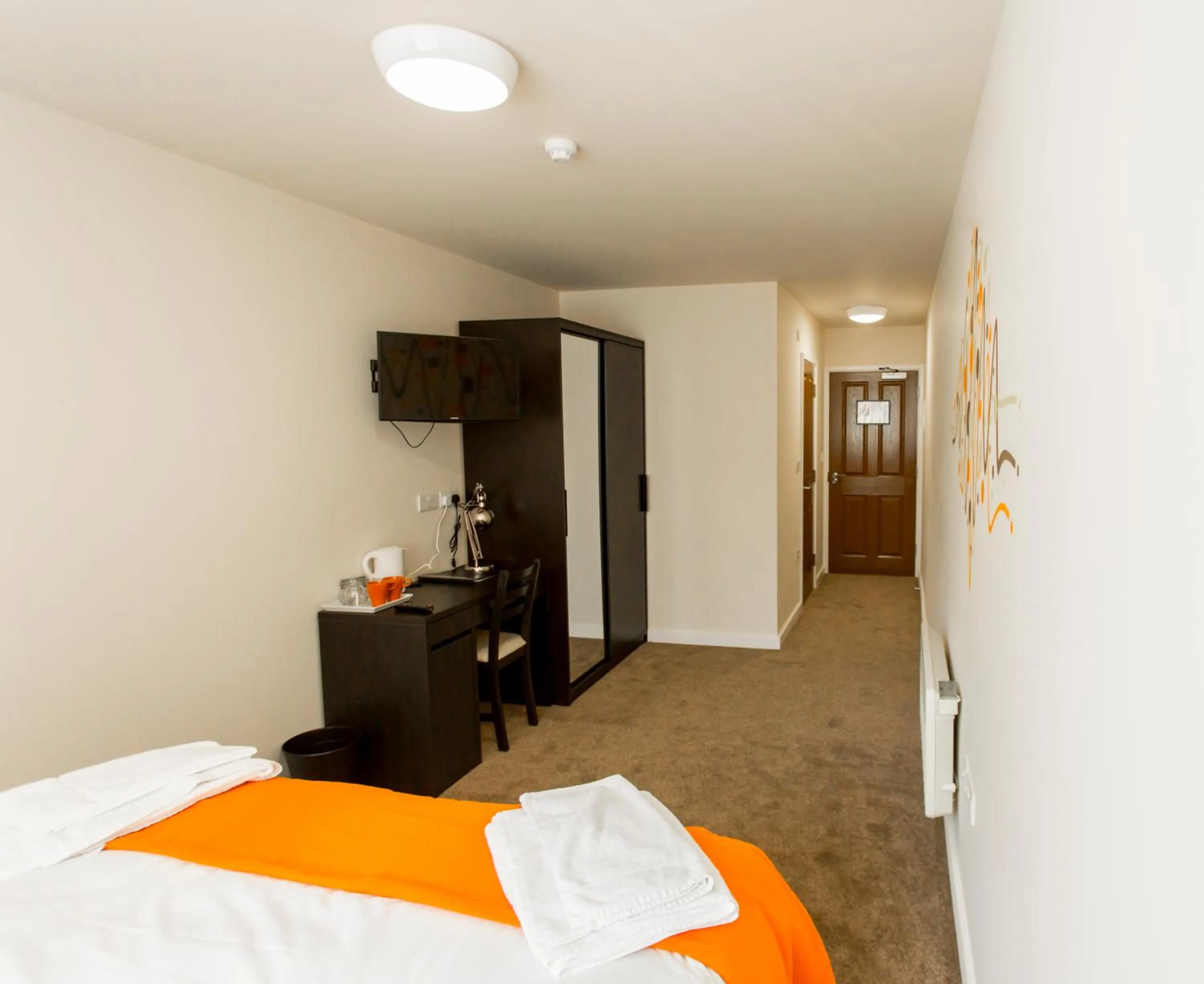 Shower, Bed in Whiteley Mill