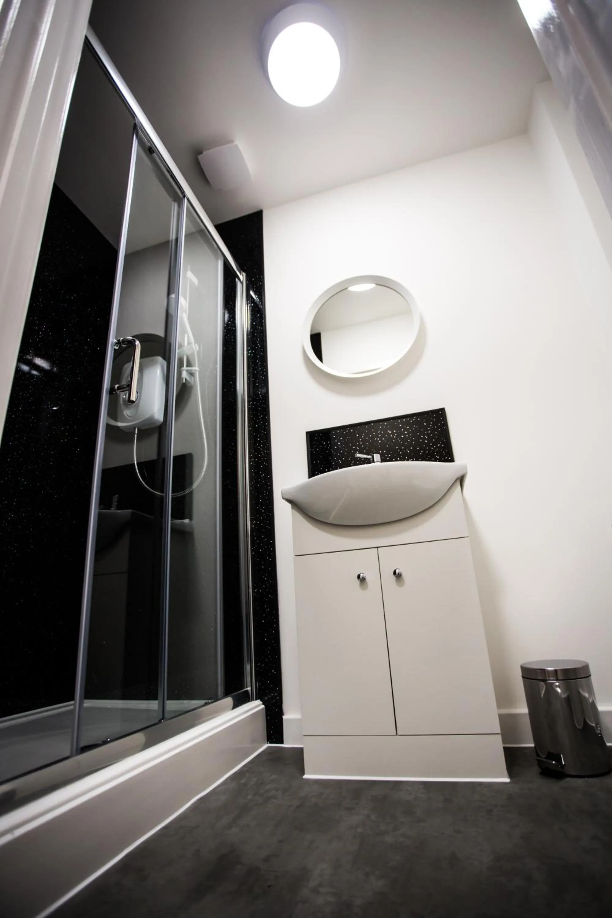 Shower in Whiteley Mill