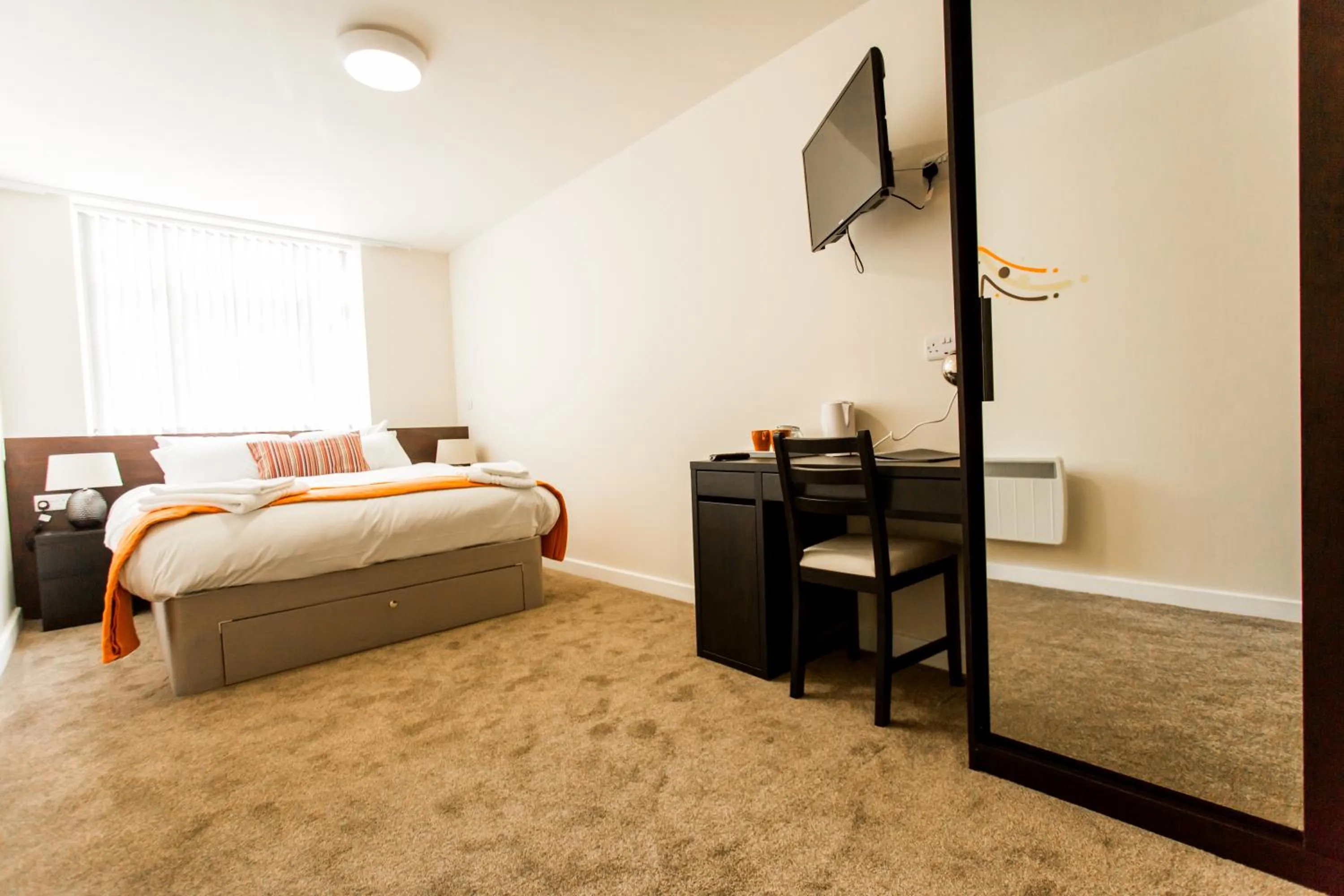 Shower, Bed in Whiteley Mill