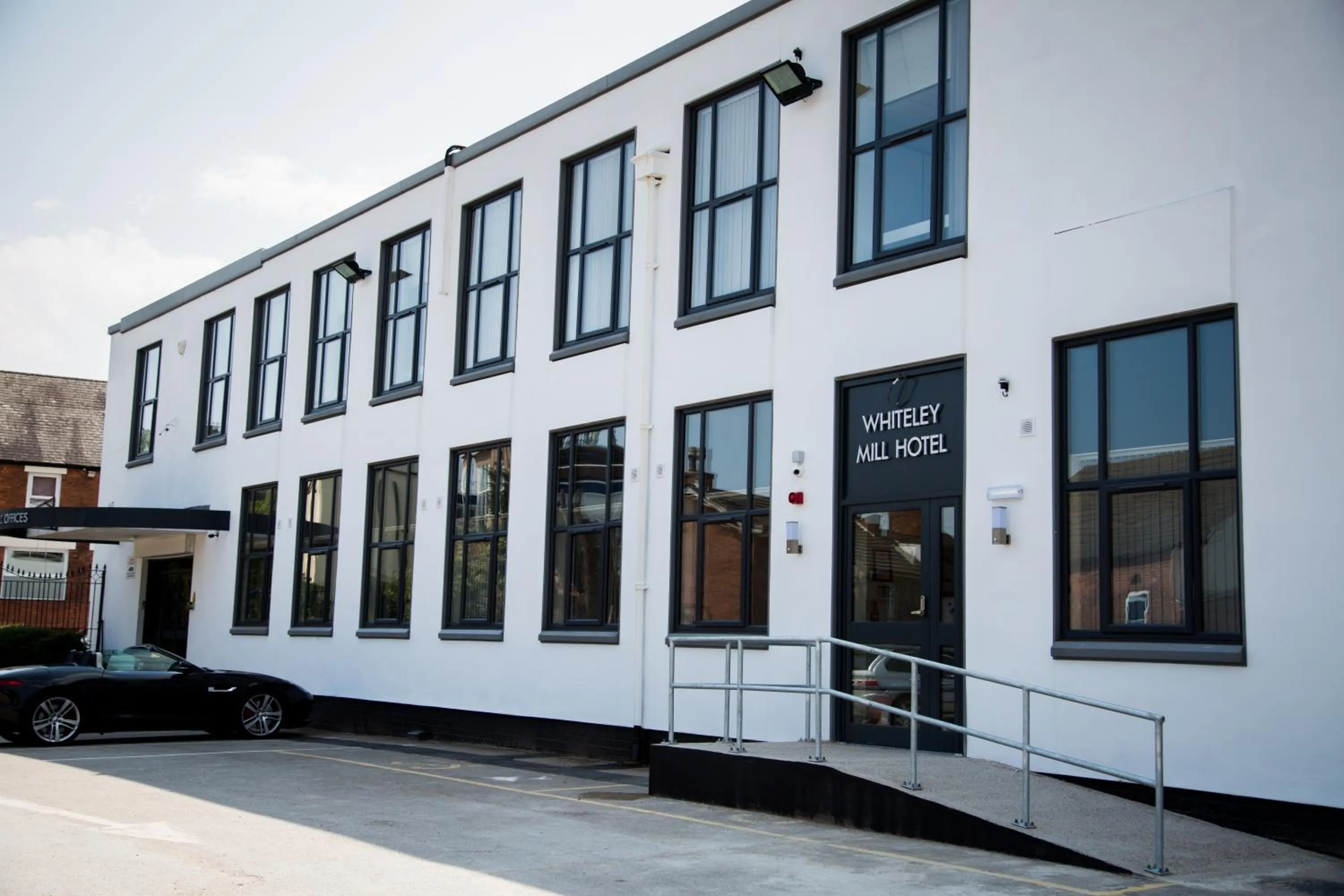 Facade/entrance in Whiteley Mill