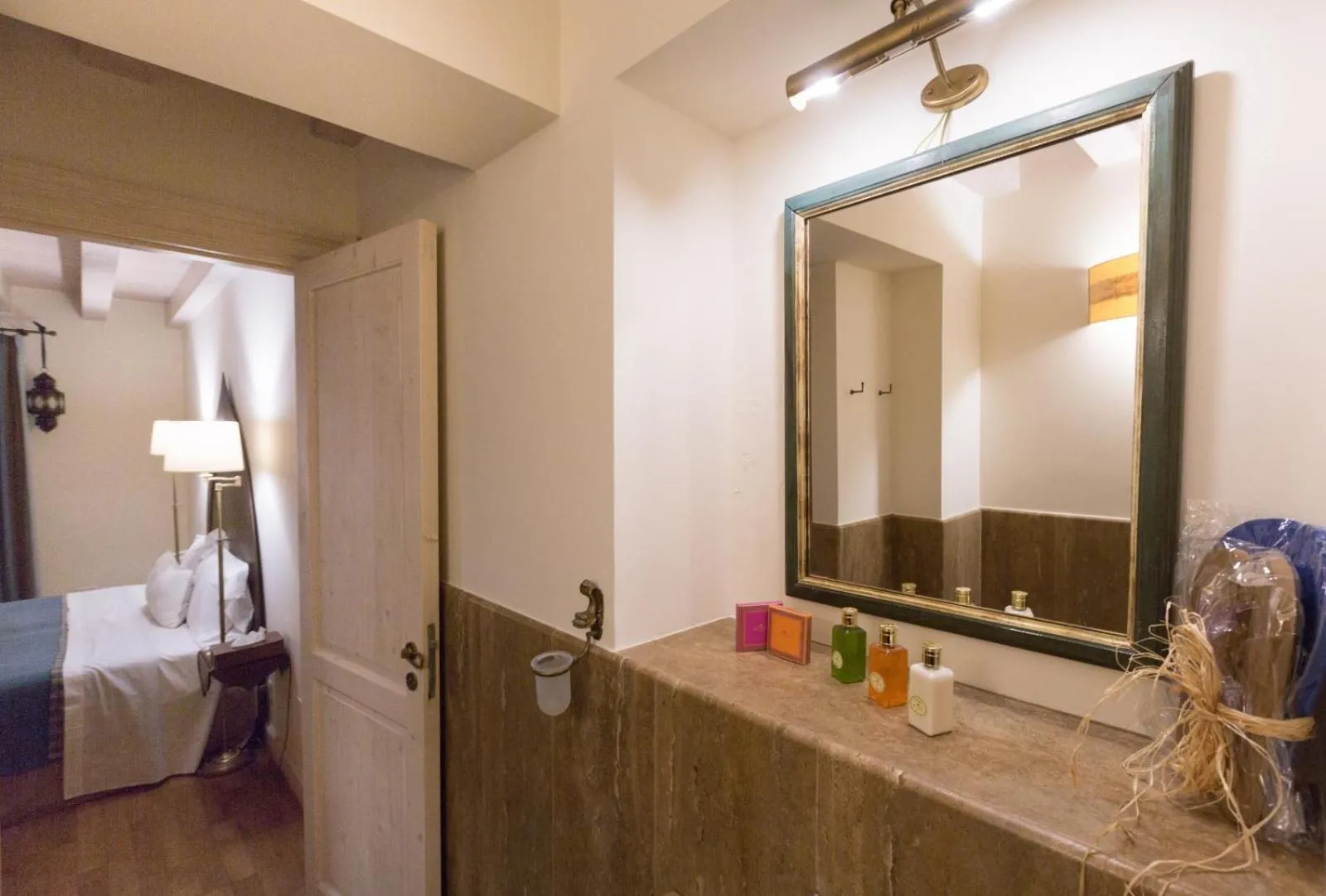 Bathroom, Bed in Musciara Siracusa Resort