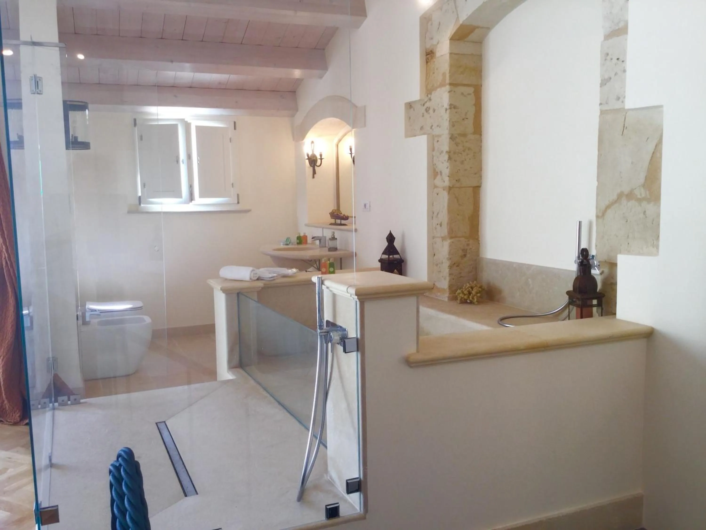 Shower in Musciara Siracusa Resort