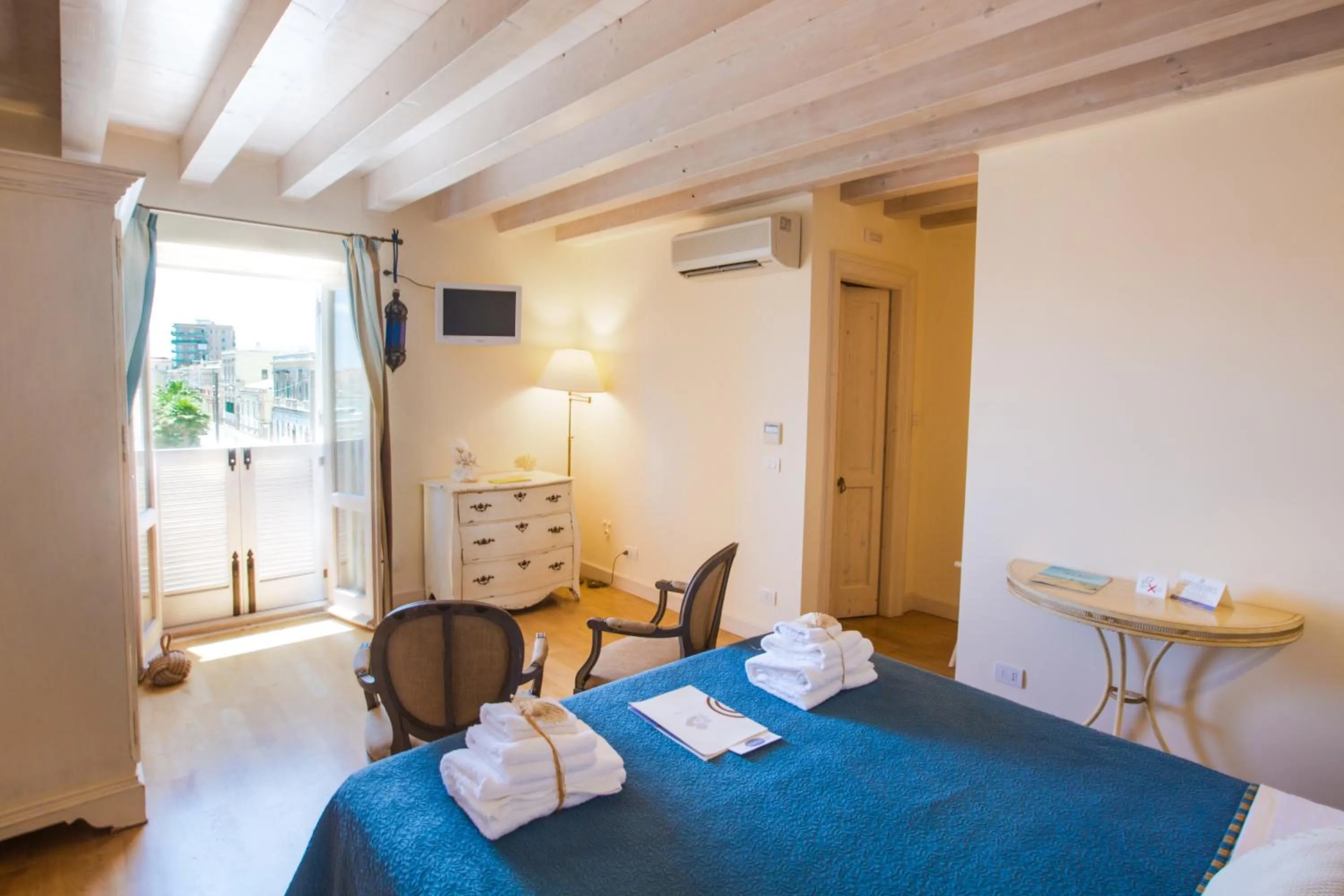 Photo of the whole room, Bed in Musciara Siracusa Resort