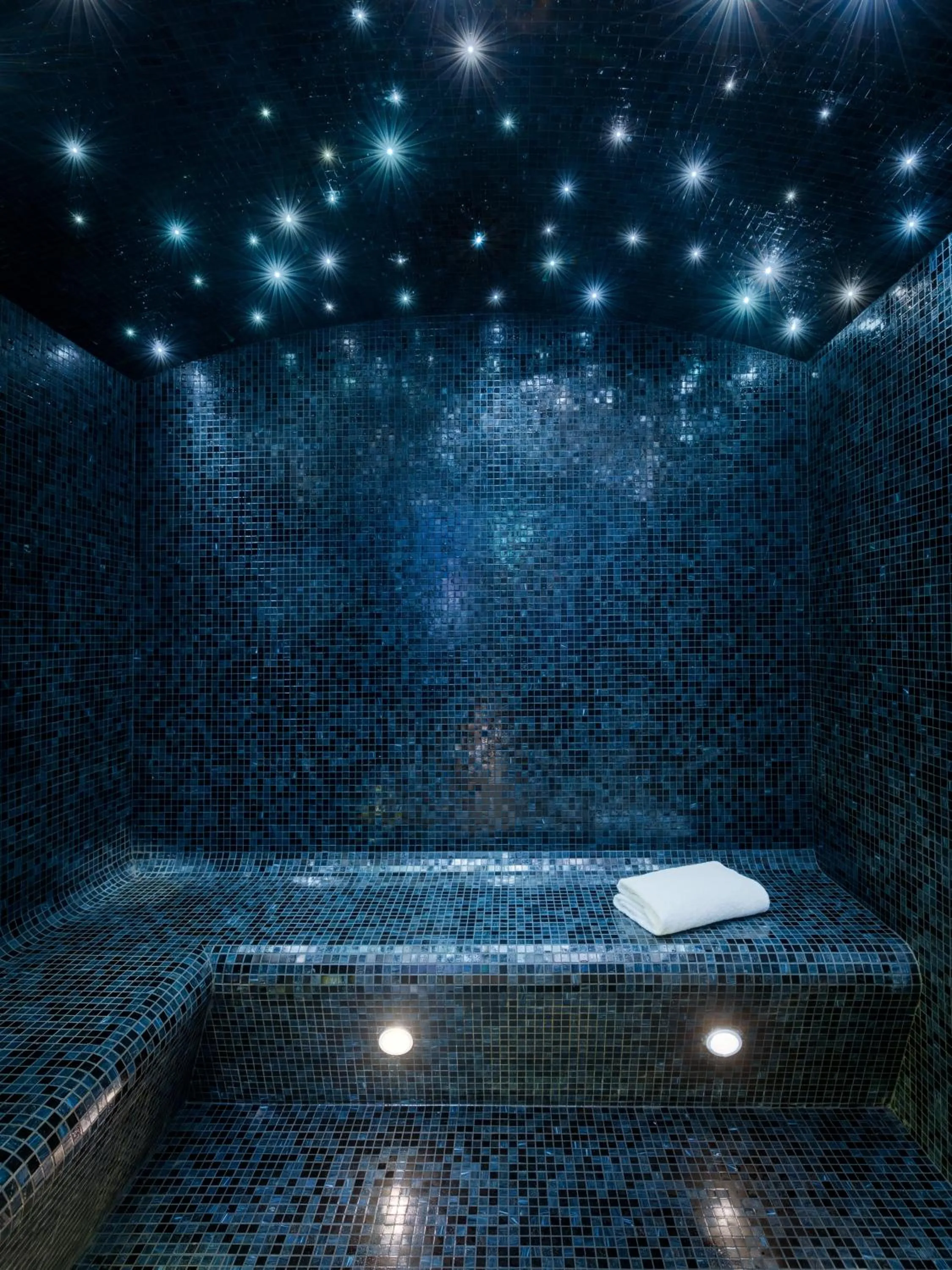 Steam room in Hotel Monge