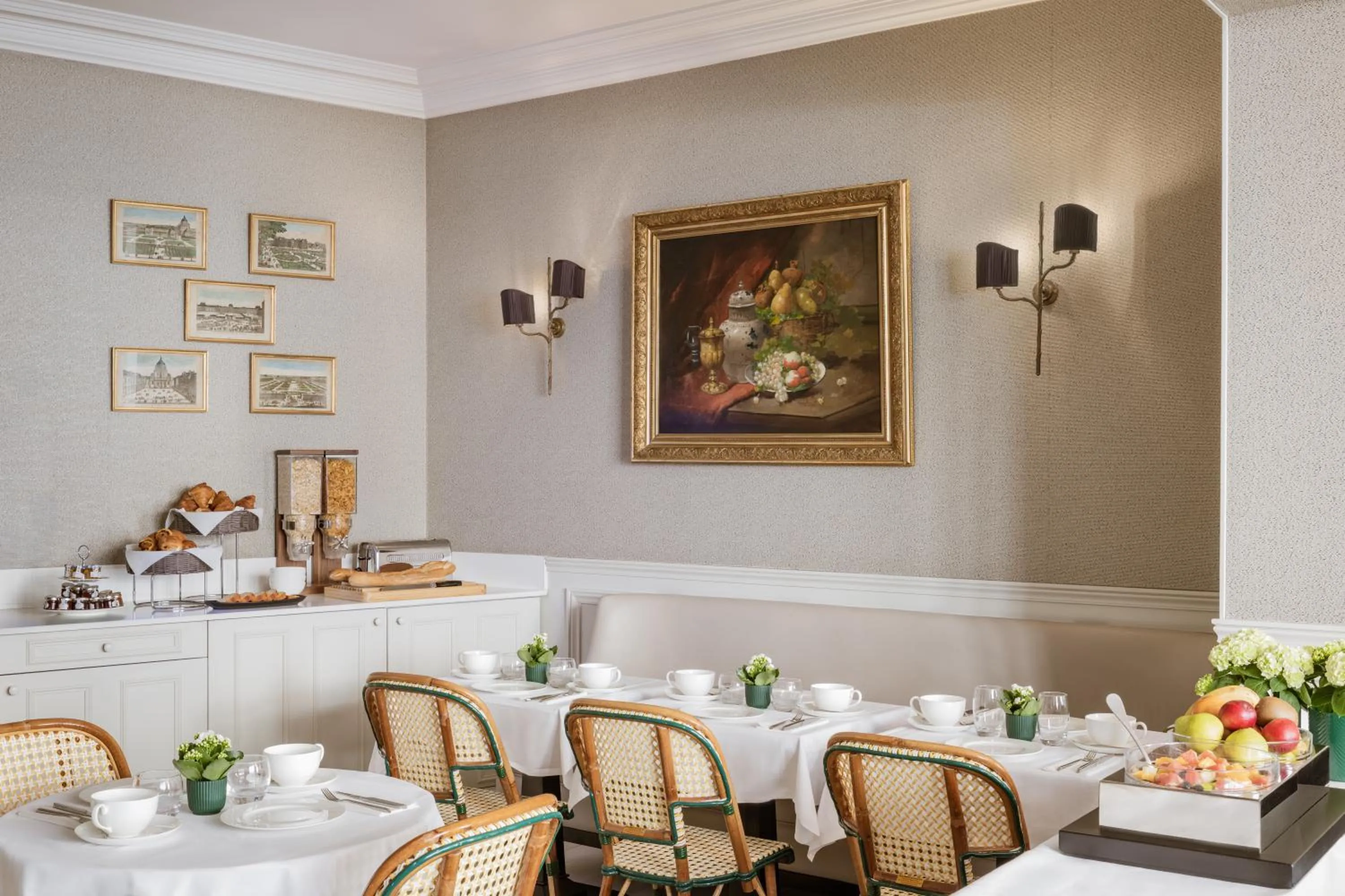 Breakfast in Hotel Monge