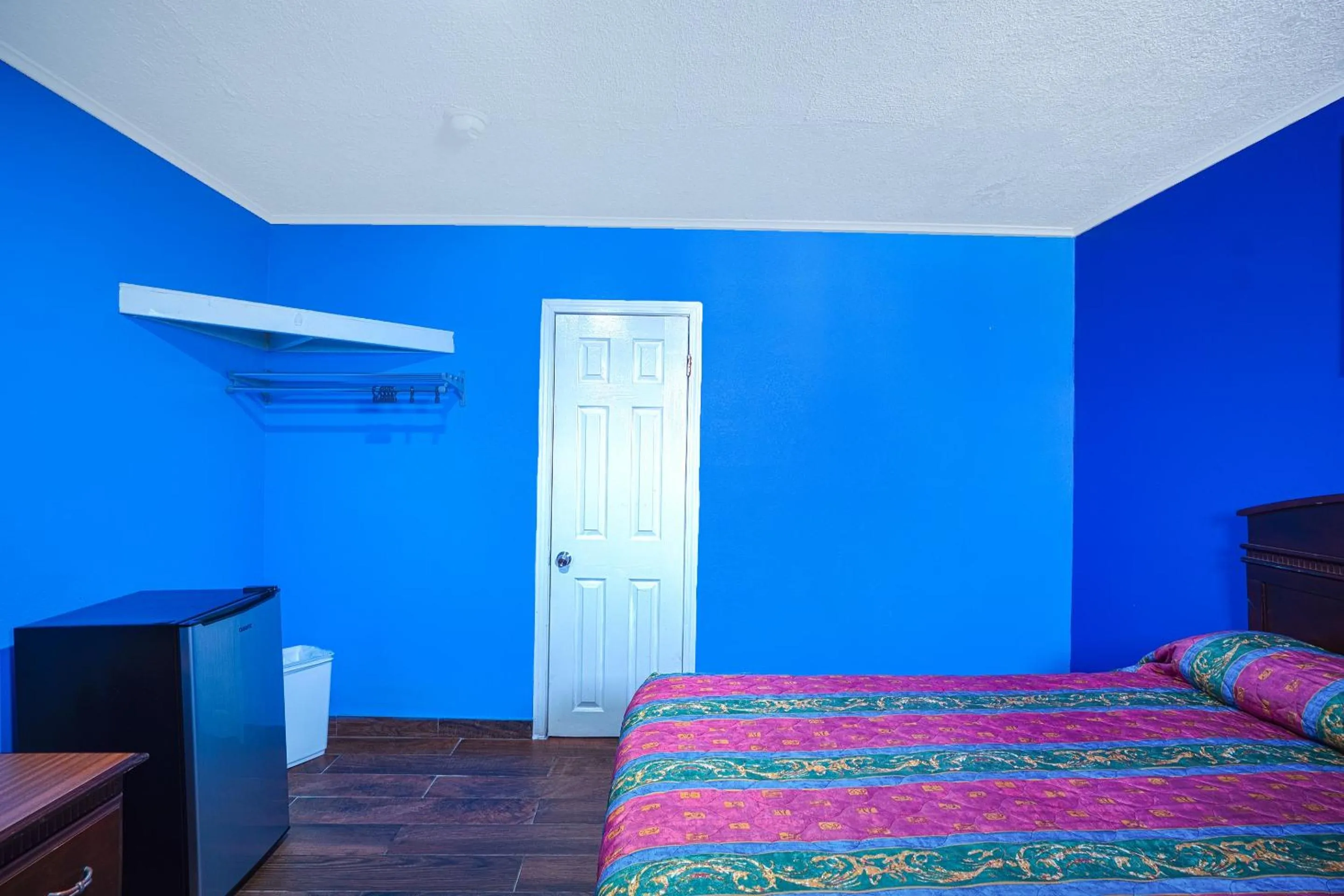 Bedroom, Bed in Monterrey Motel Padre Island, Corpus Christi BY OYO