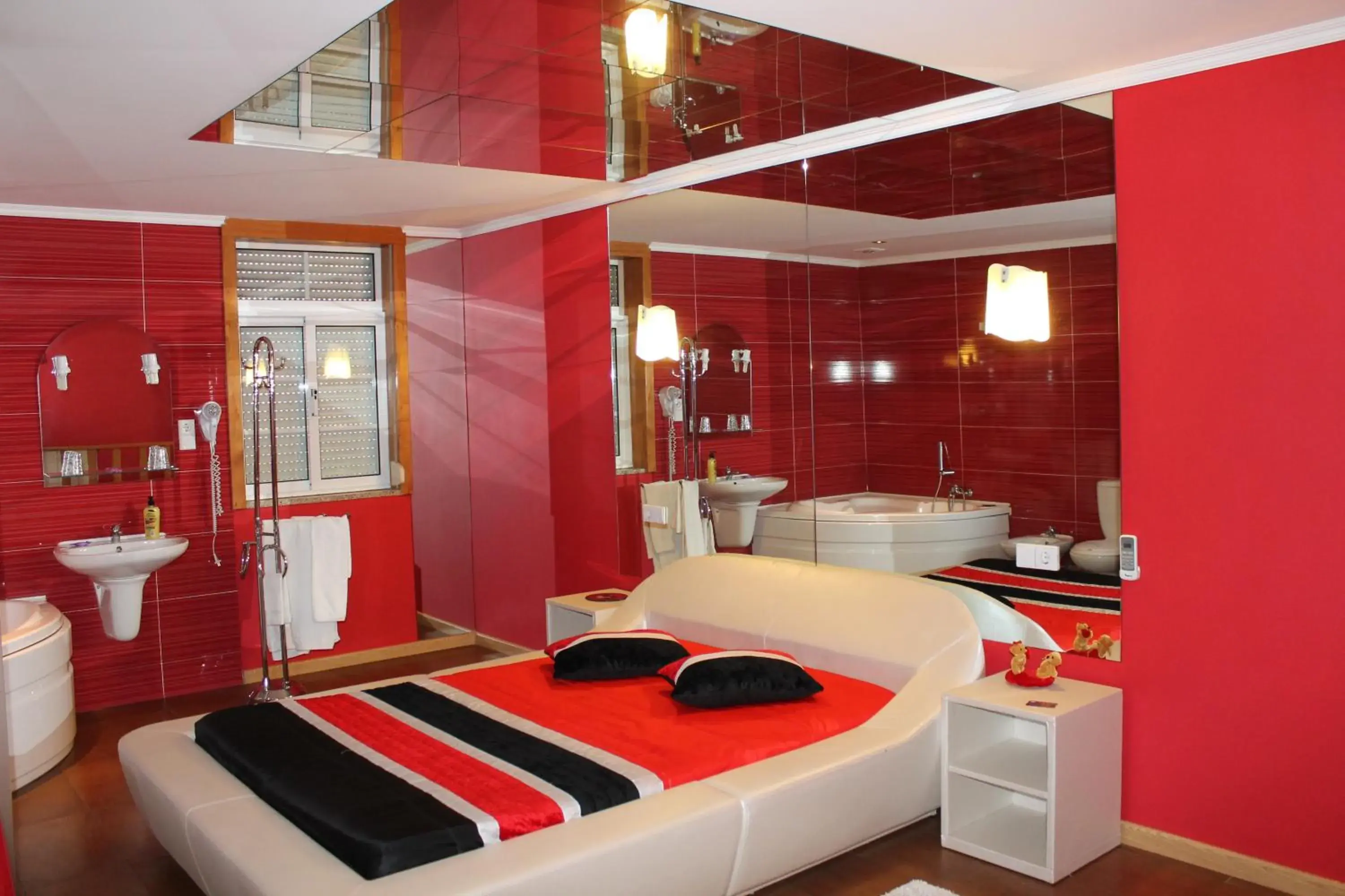 Superior Double Room in Monte Carlo Love Porto Superior Double Room in Monte Carlo Love Porto