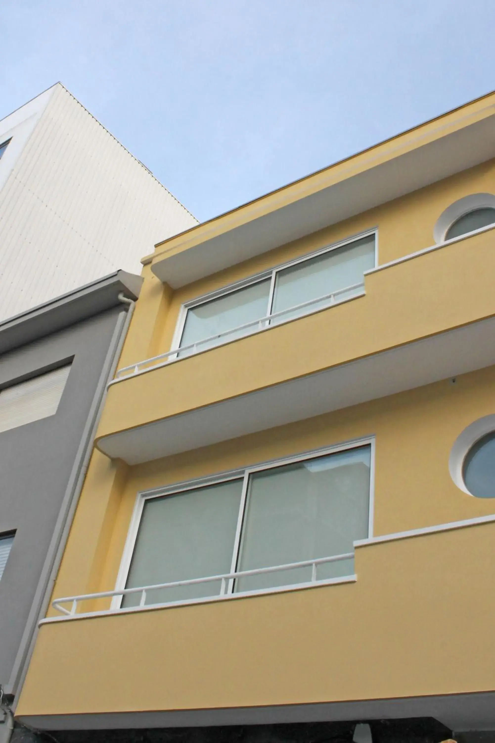 Facade/entrance in Monte Carlo Love Porto Facade/entrance in Monte Carlo Love Porto