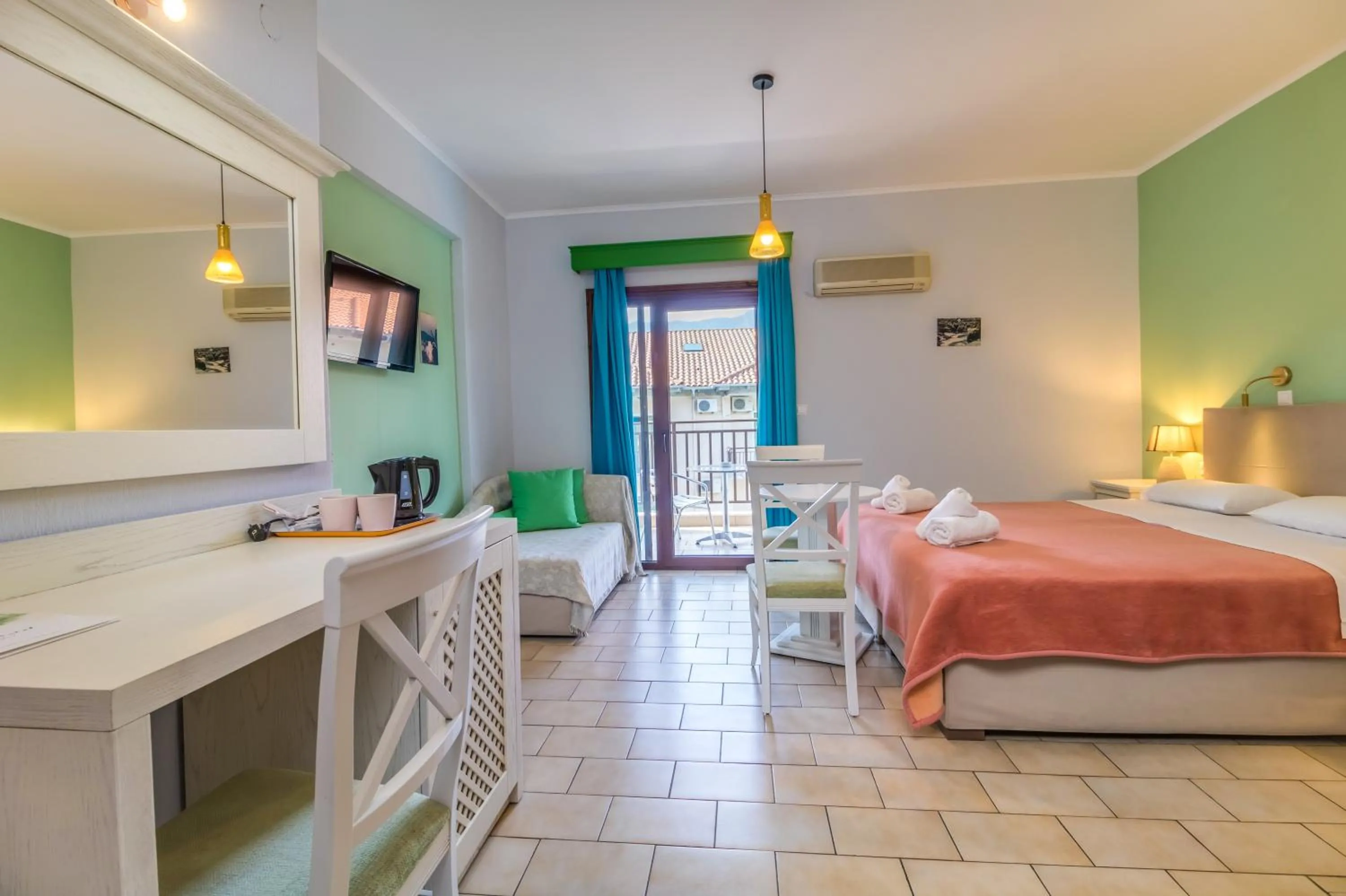 Photo of the whole room, Bed in Hotel Pegasus-Adult Friendly