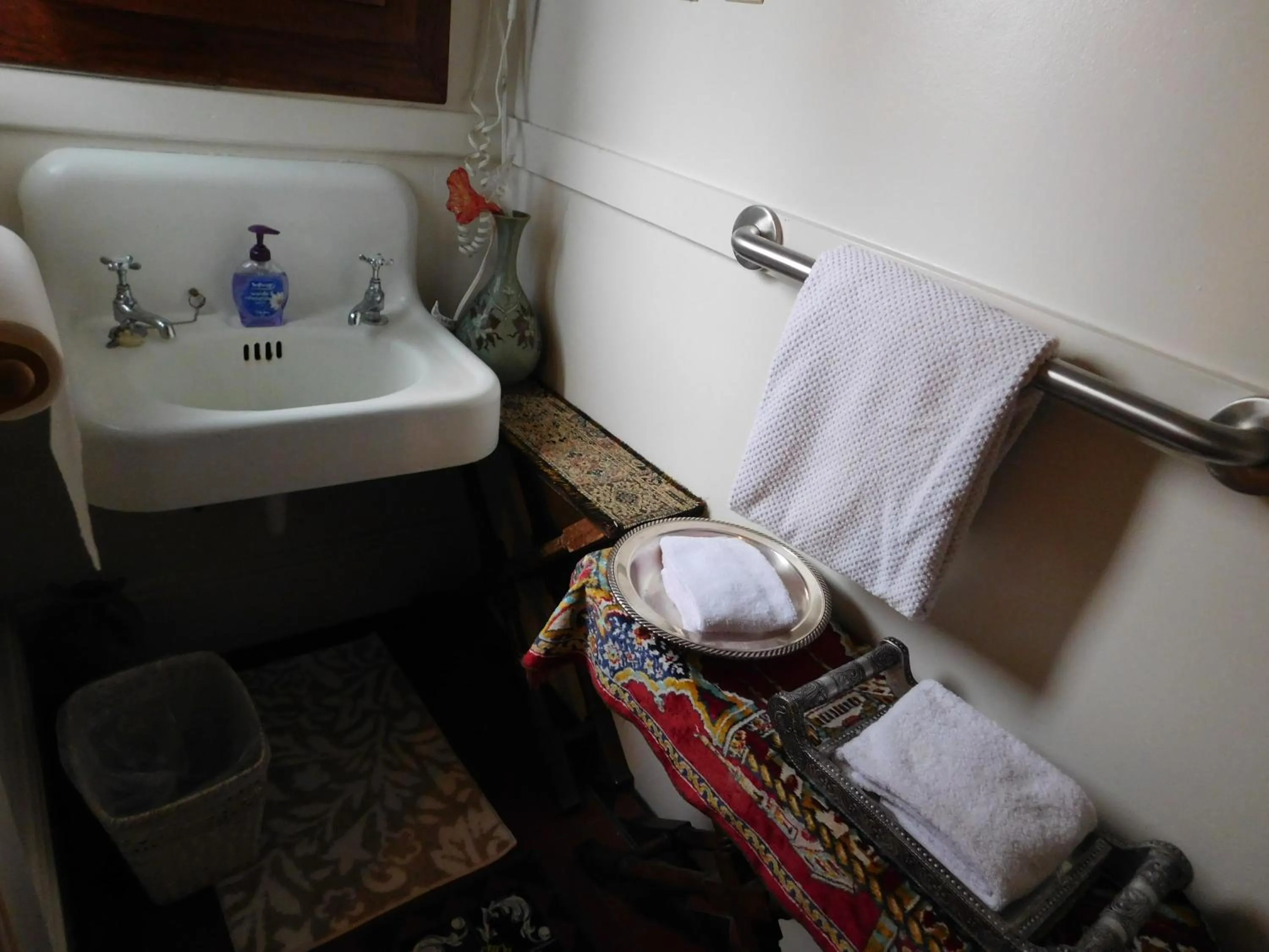 Bathroom in Cliff Crest Inn