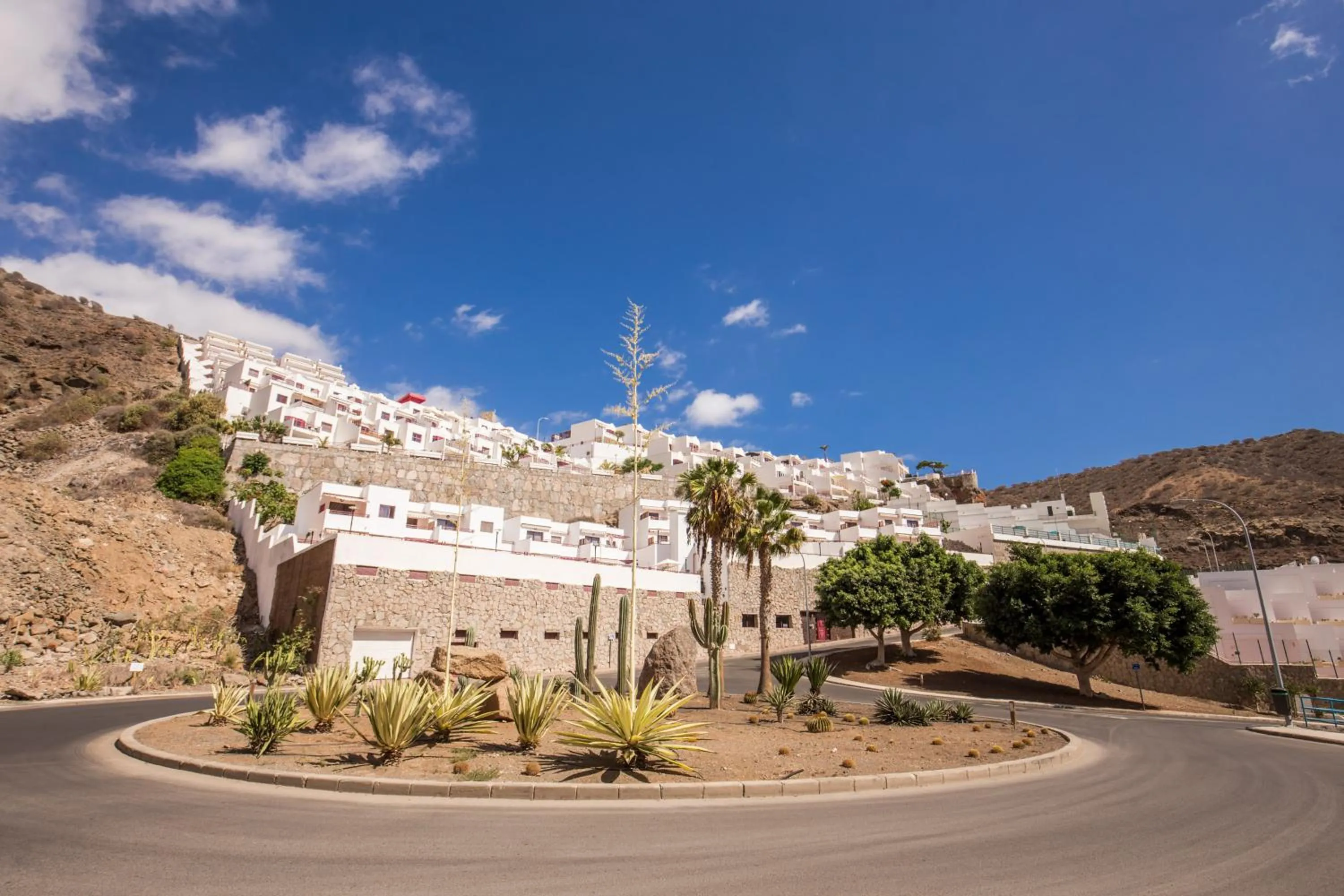 Granada II Apartments