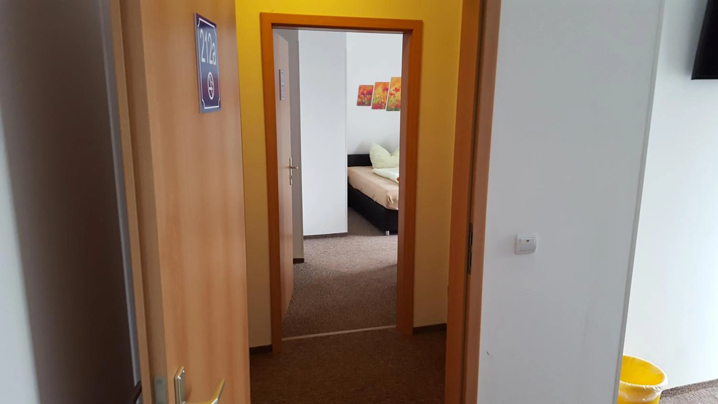 Photo of the whole room, Bed in Hotel Glindenberger Hof