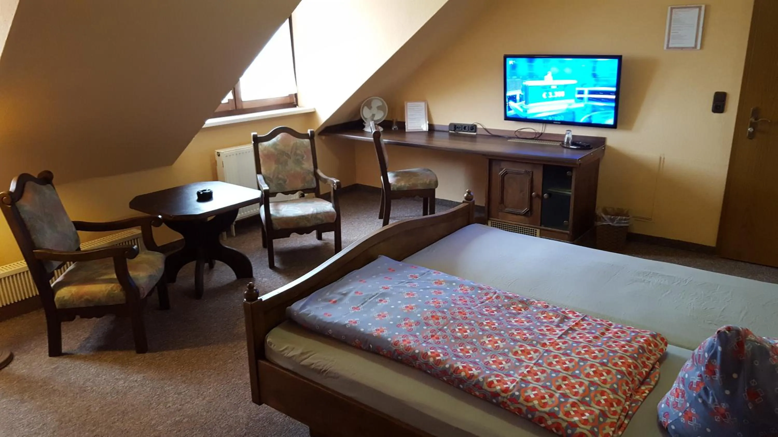 Photo of the whole room, Bed in Hotel Glindenberger Hof