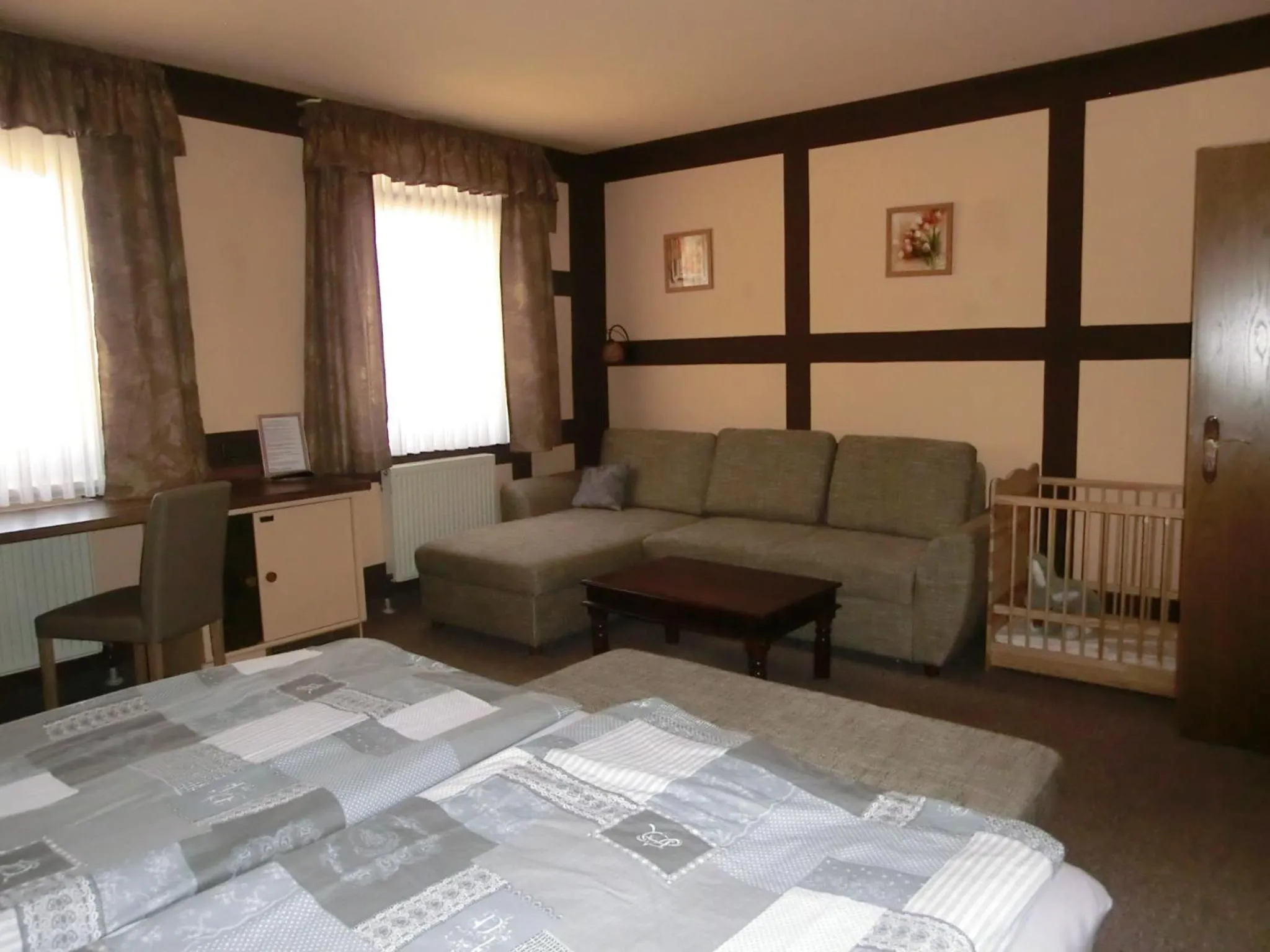 Living room, Bed in Hotel Glindenberger Hof