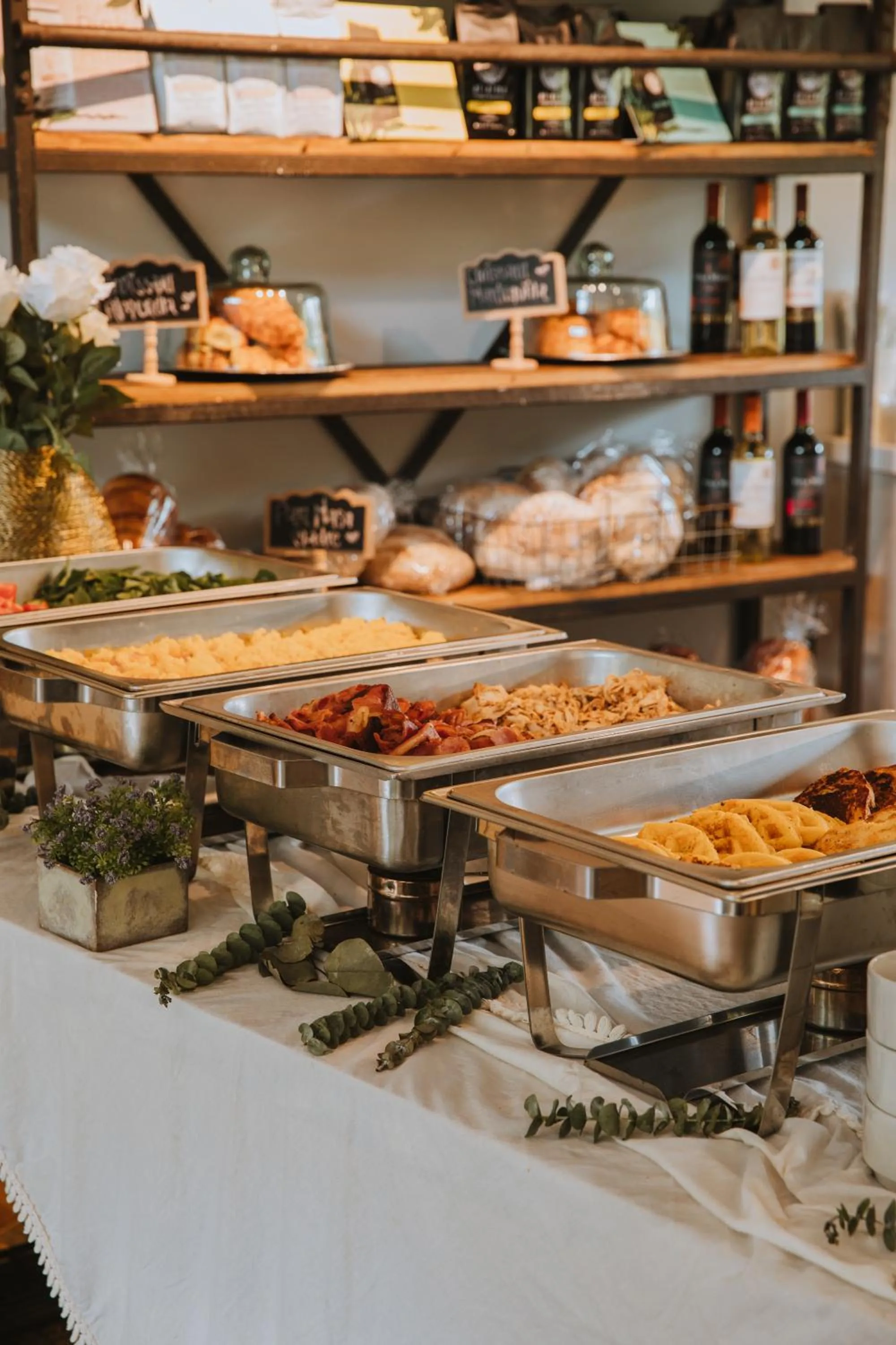 Restaurant/places to eat in Travelers Rio Verde Living Suites