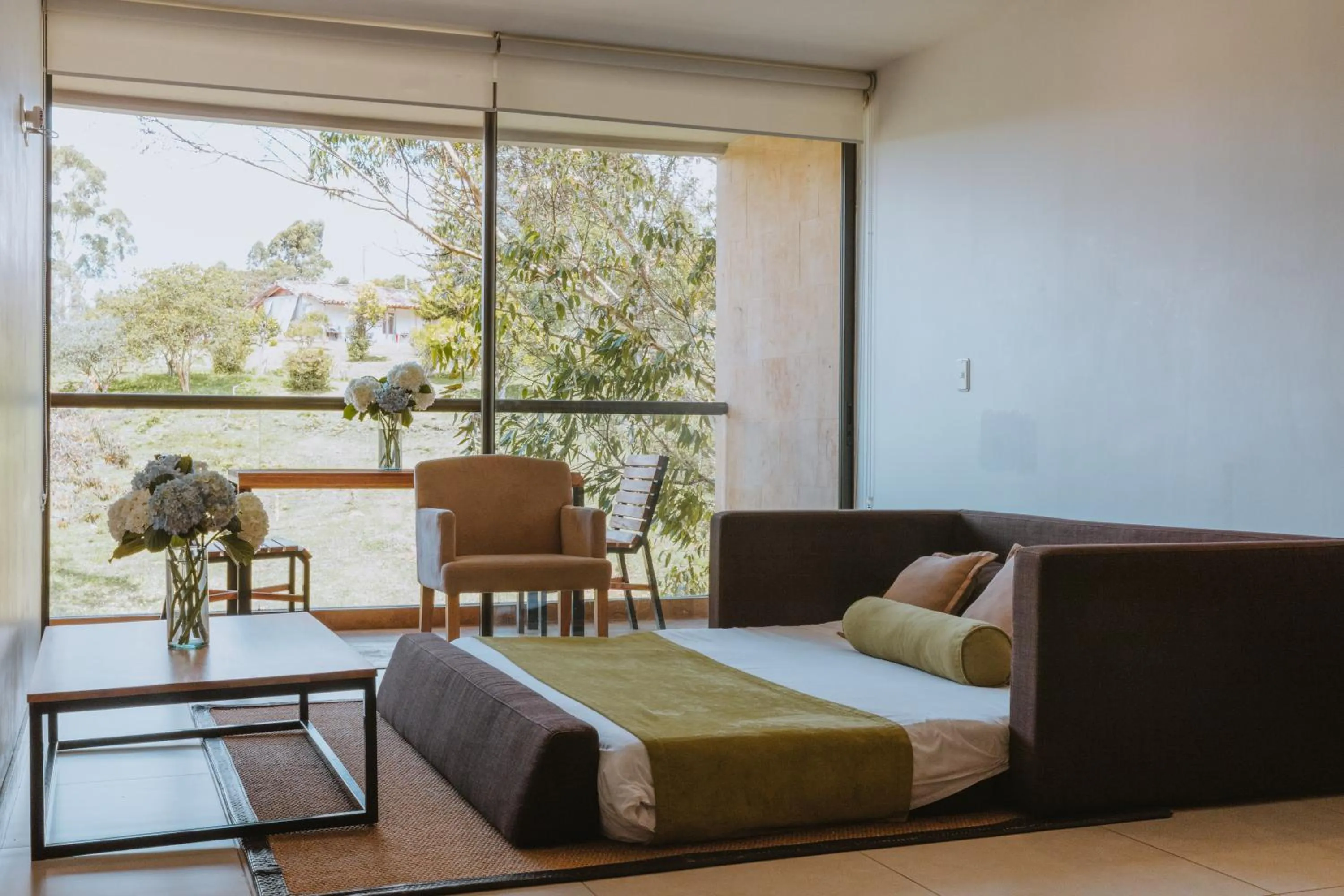 Balcony/Terrace, Bed in Travelers Rio Verde Living Suites