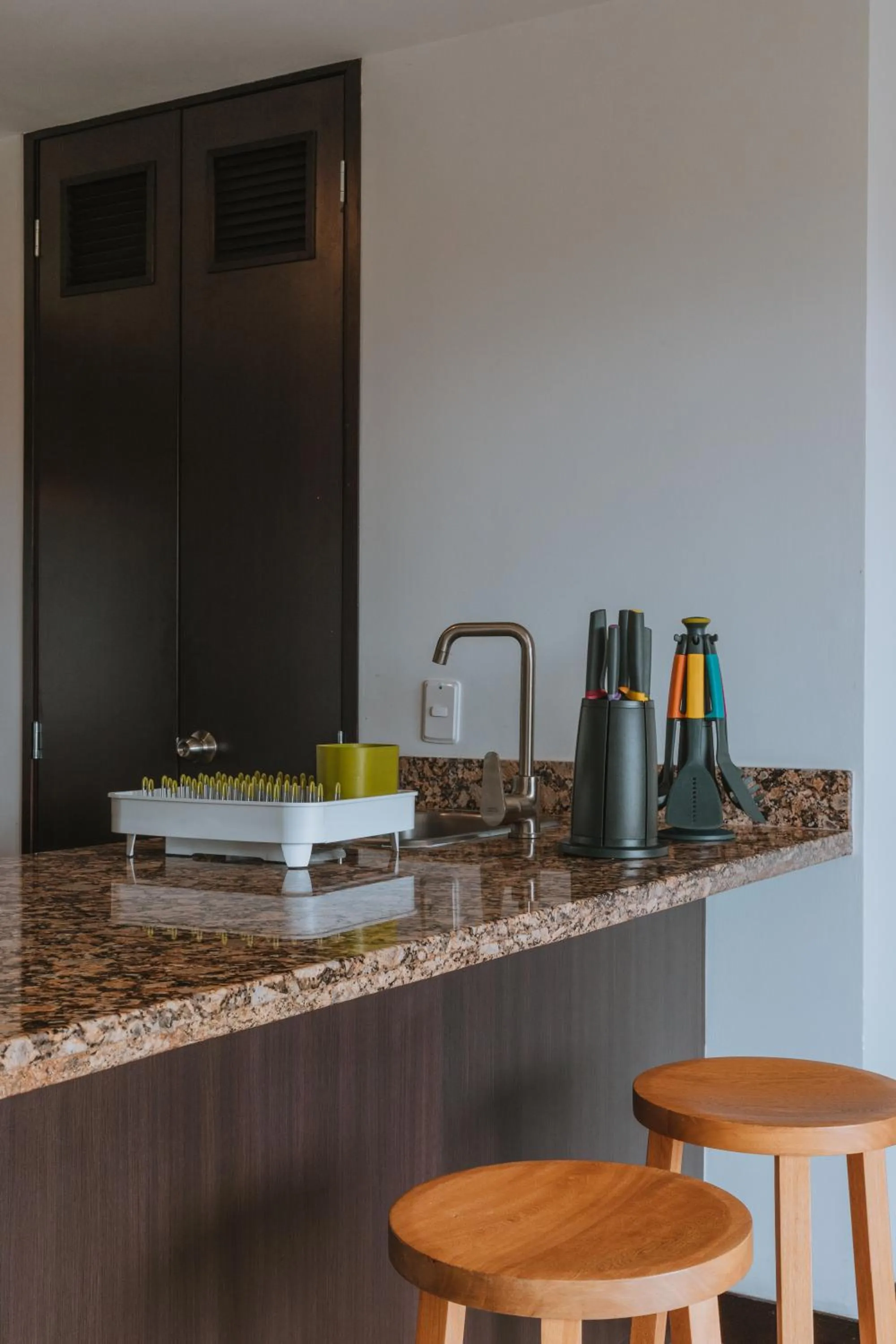 Kitchen or kitchenette in Travelers Rio Verde Living Suites