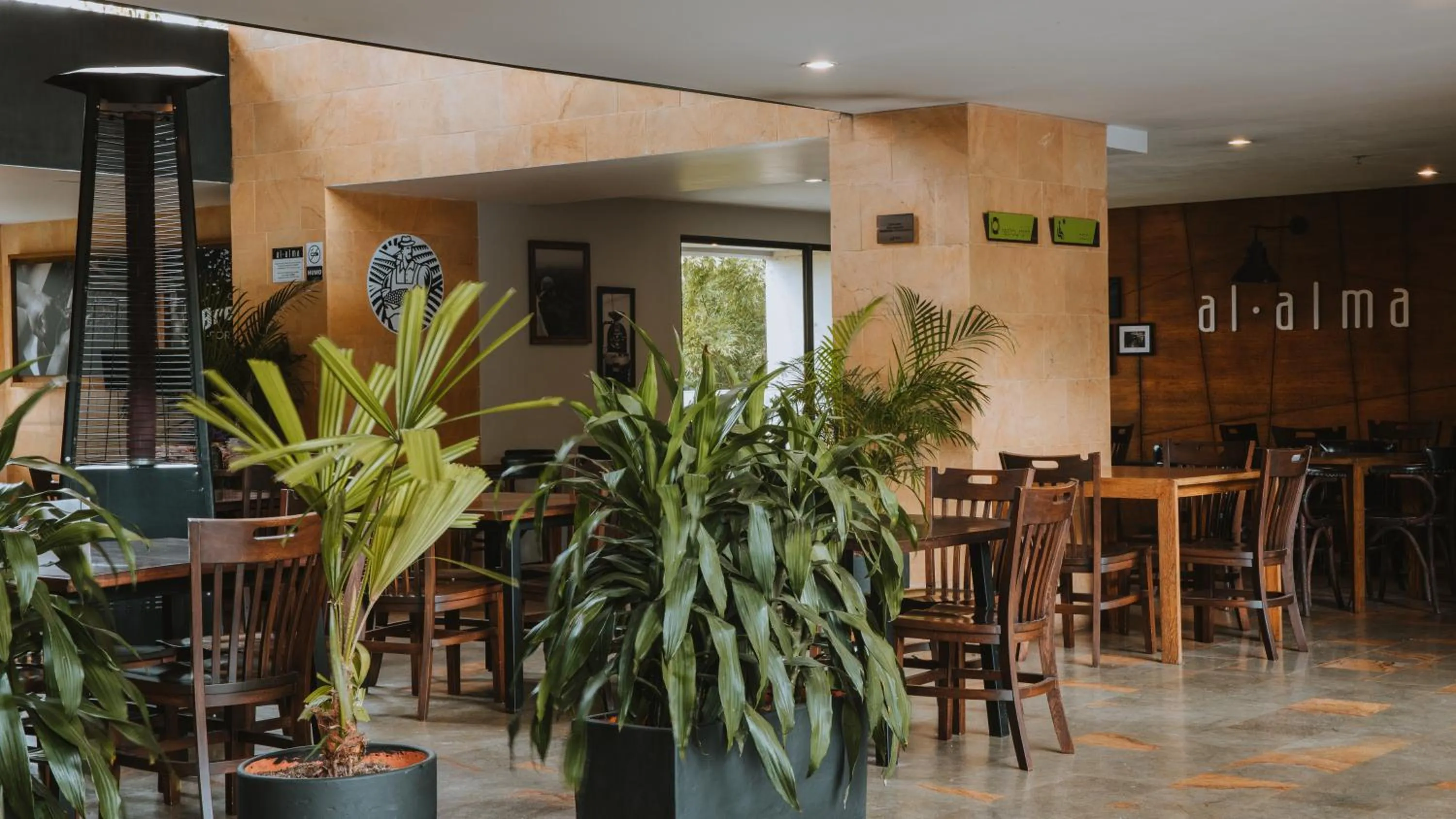 Restaurant/places to eat in Travelers Rio Verde Living Suites