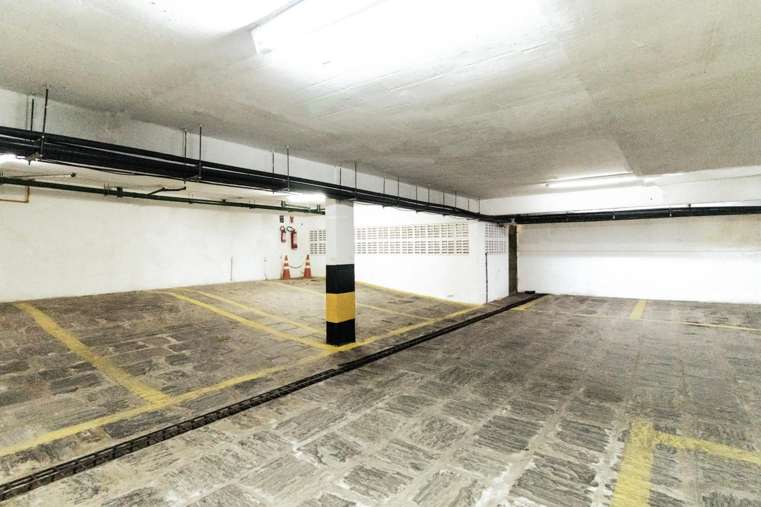 Parking in Pipas Ocean by Pipa Centro