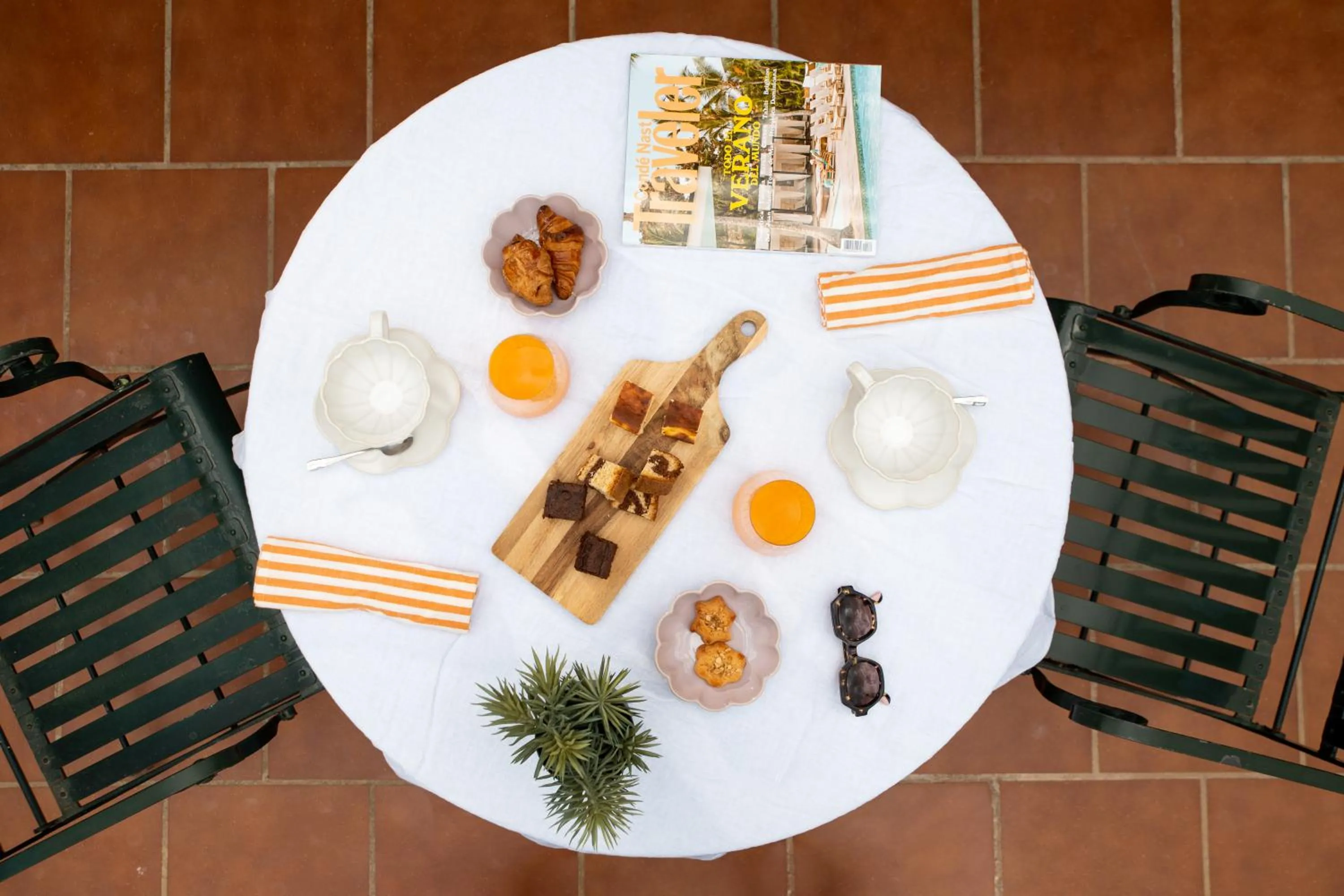 Buffet breakfast in Hotel Nou Romà