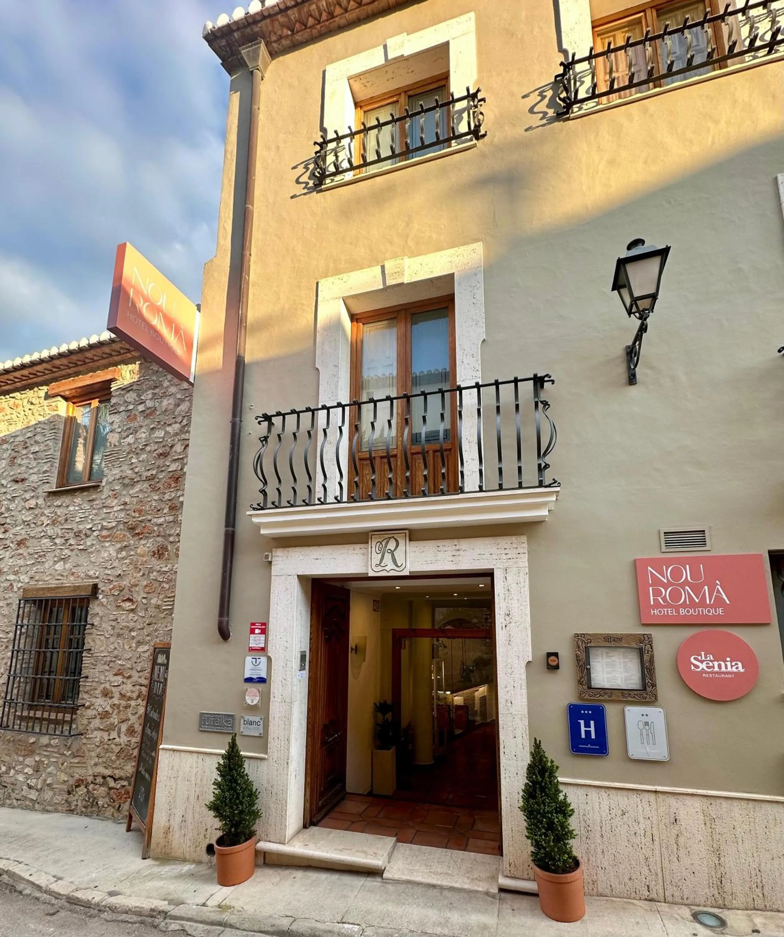 Property building in Hotel Nou Romà