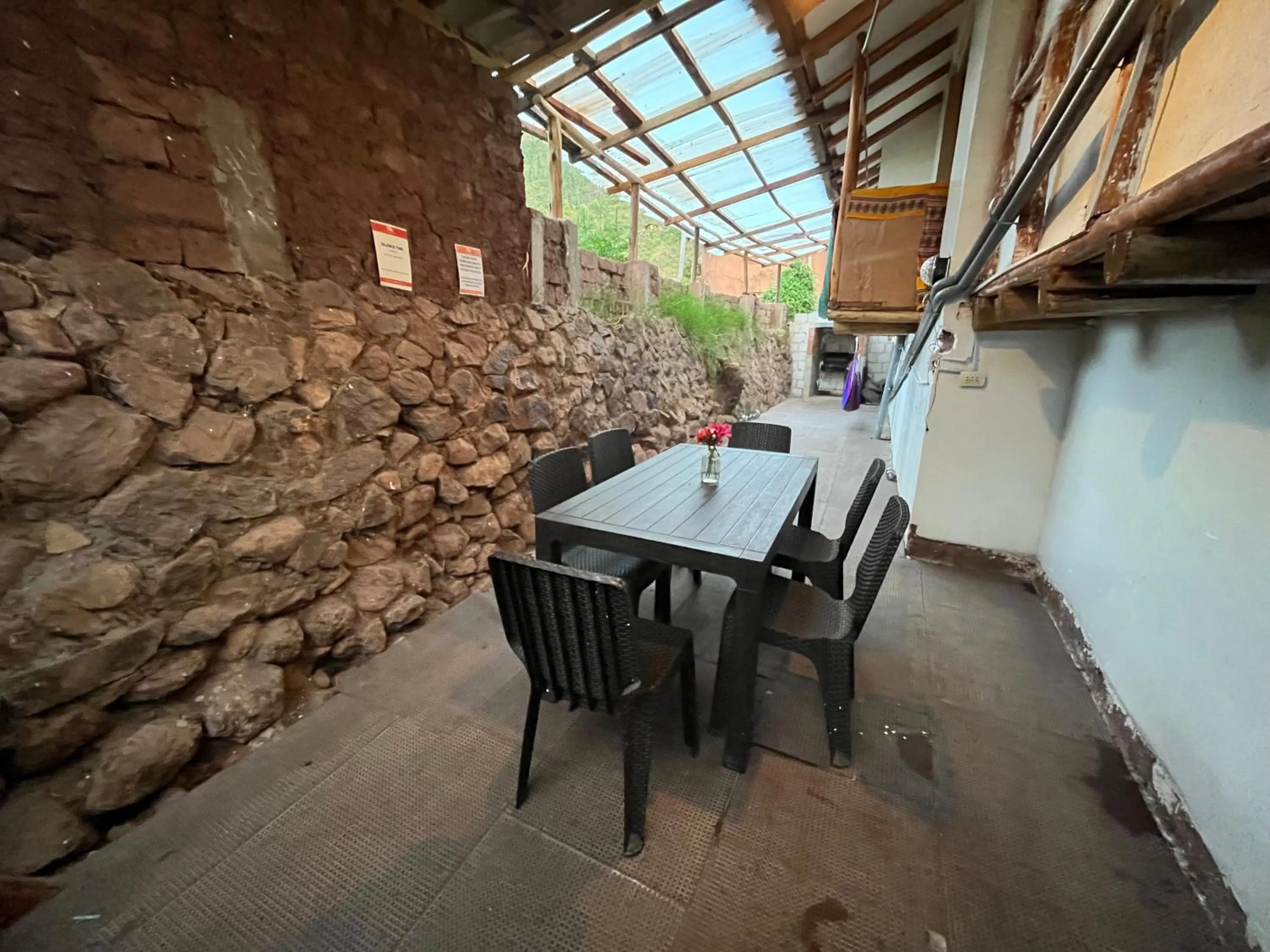 Balcony/Terrace in Intihuatana Hostel