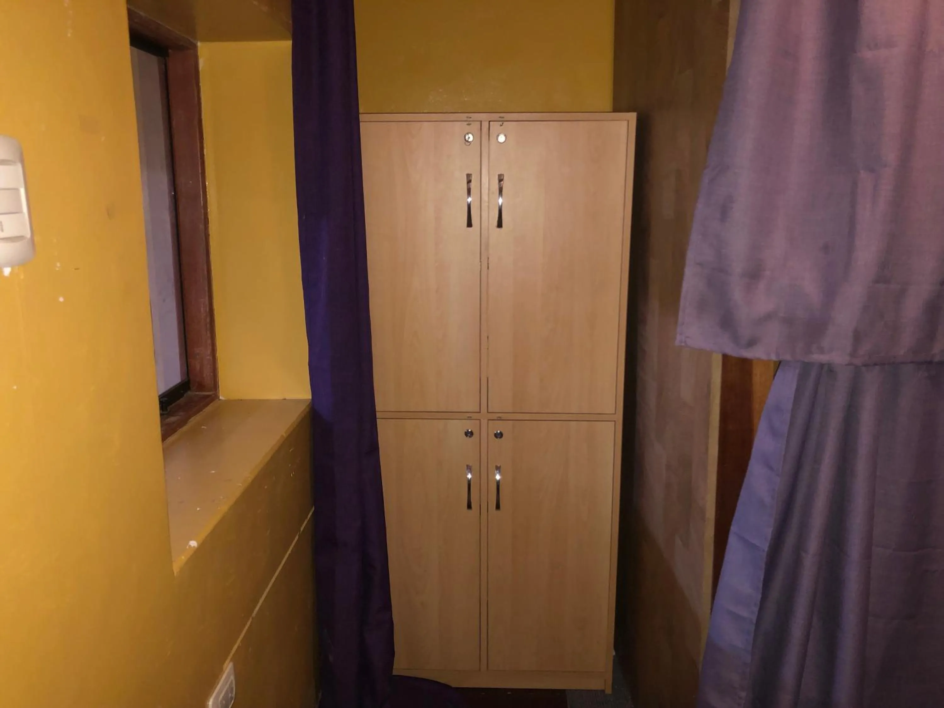 wardrobe in Intihuatana Hostel