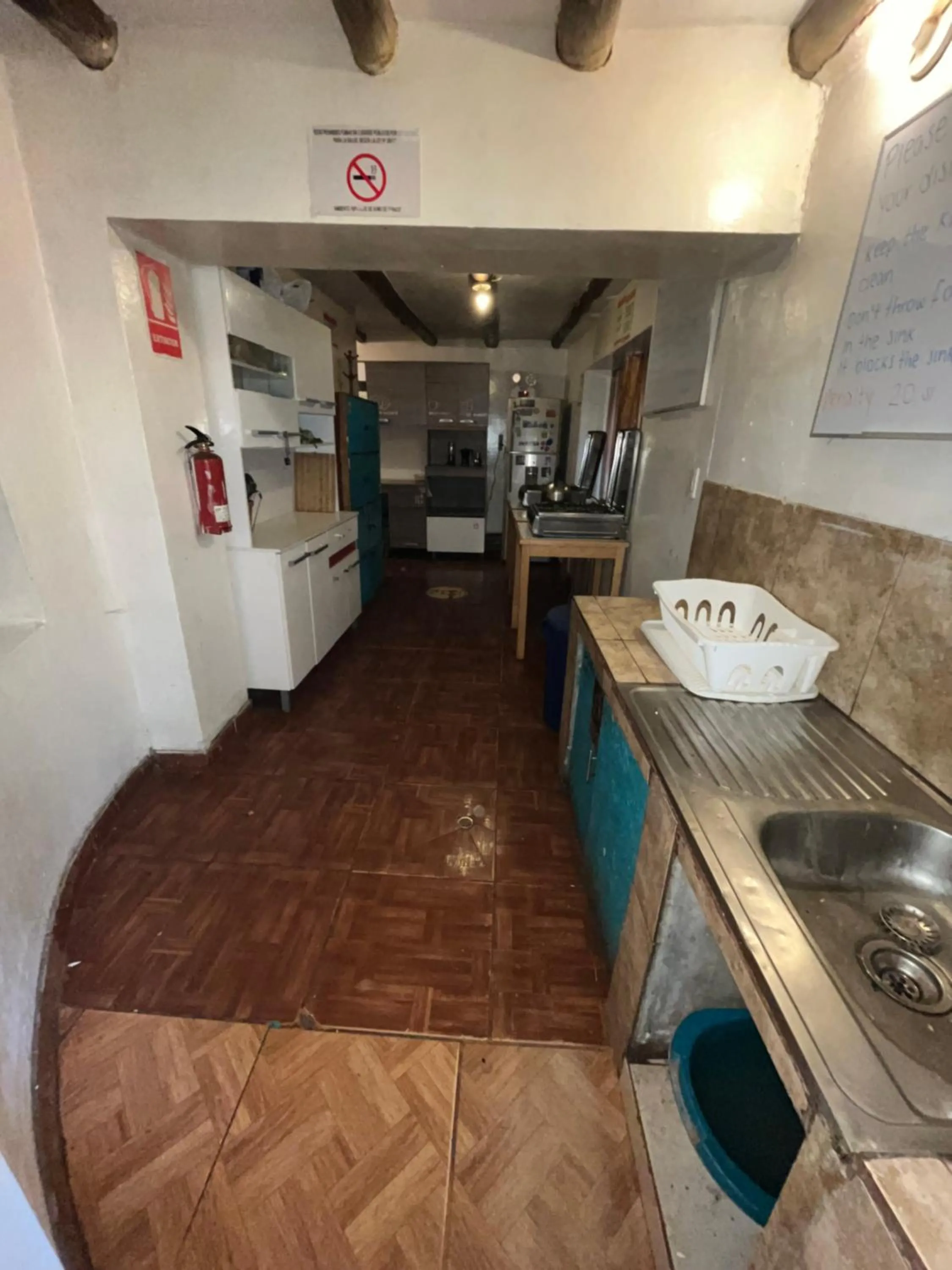 Kitchen or kitchenette in Intihuatana Hostel