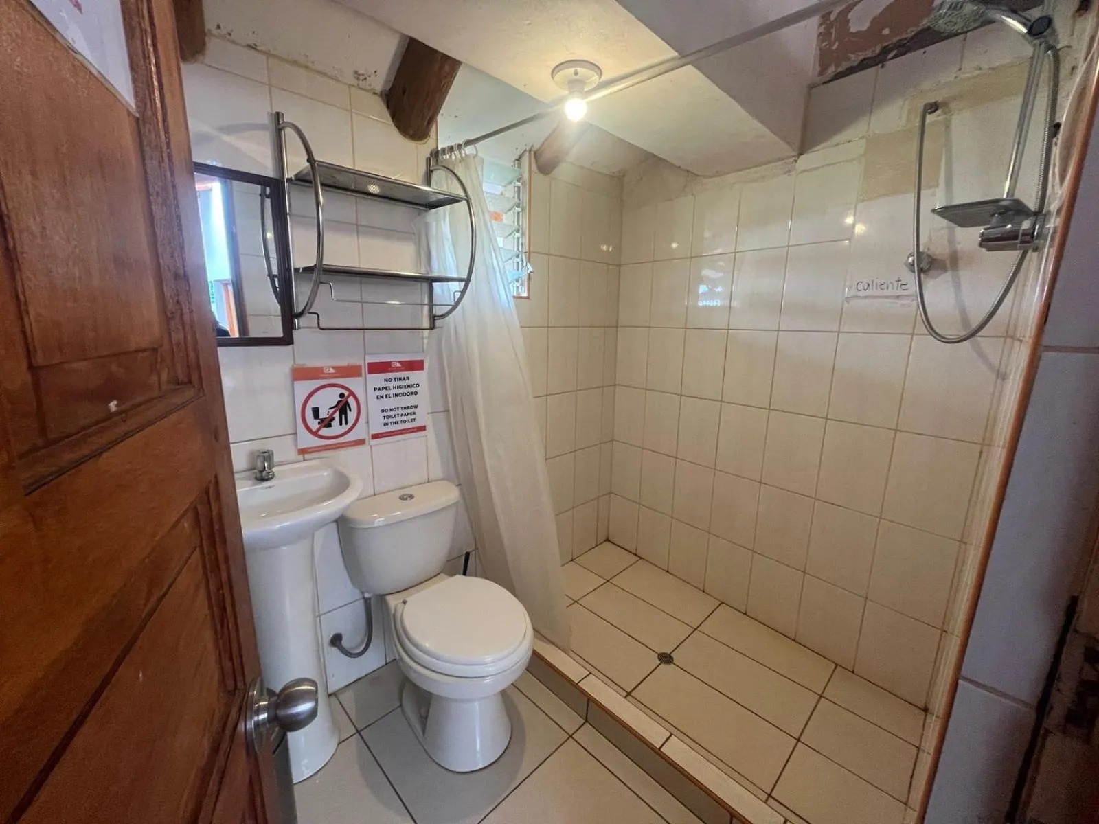 Bathroom in Intihuatana Hostel