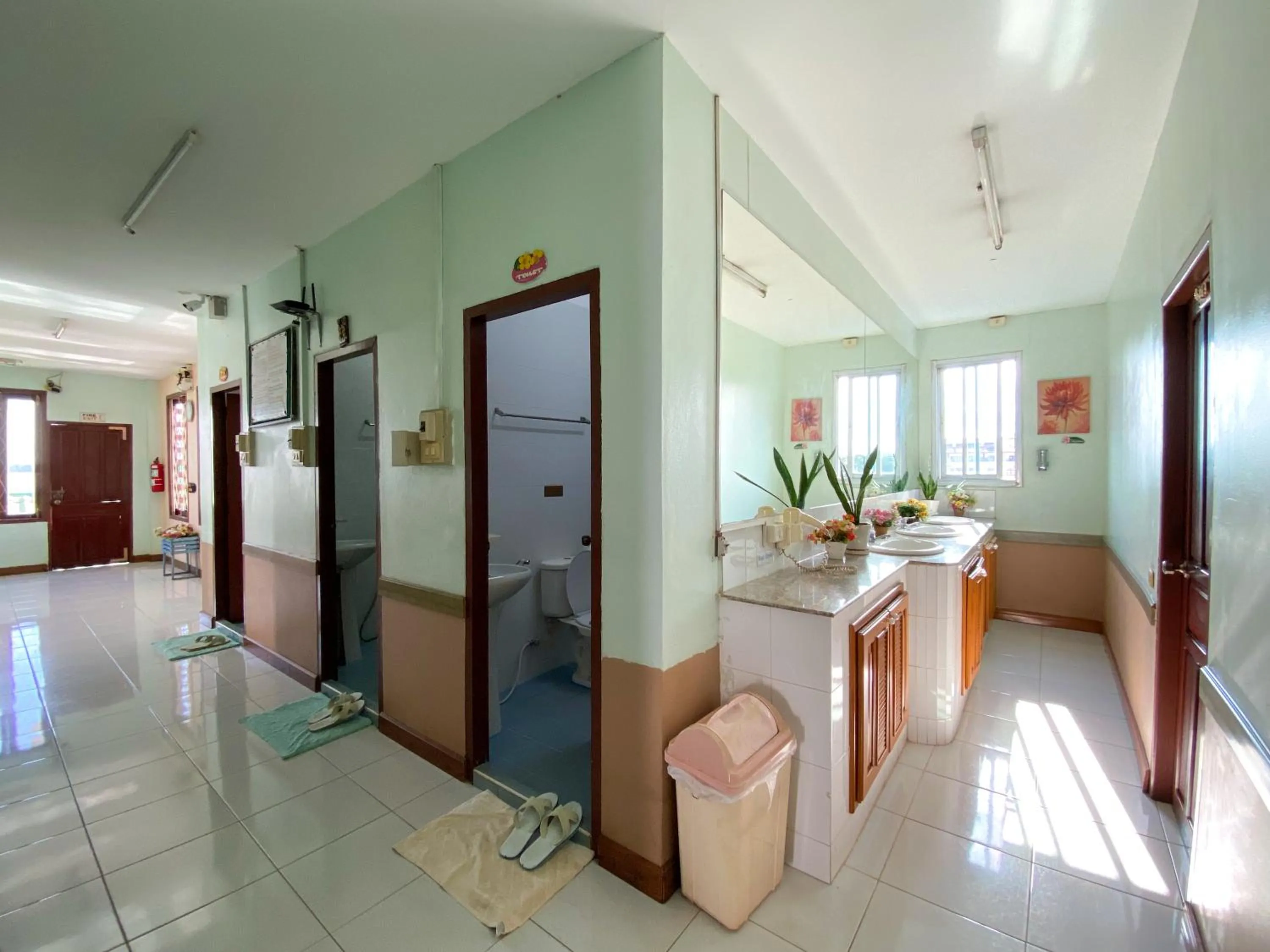 Public Bath, Bed in Mixay Paradise Hotel