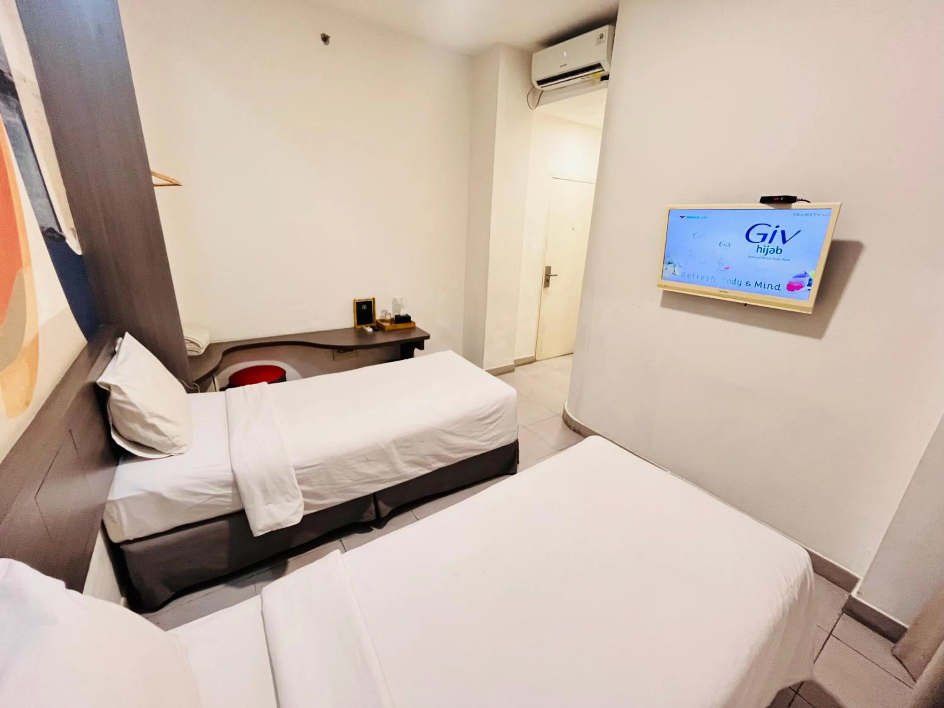 Bedroom, Bed in Hotel 88 Kedoya Jakarta