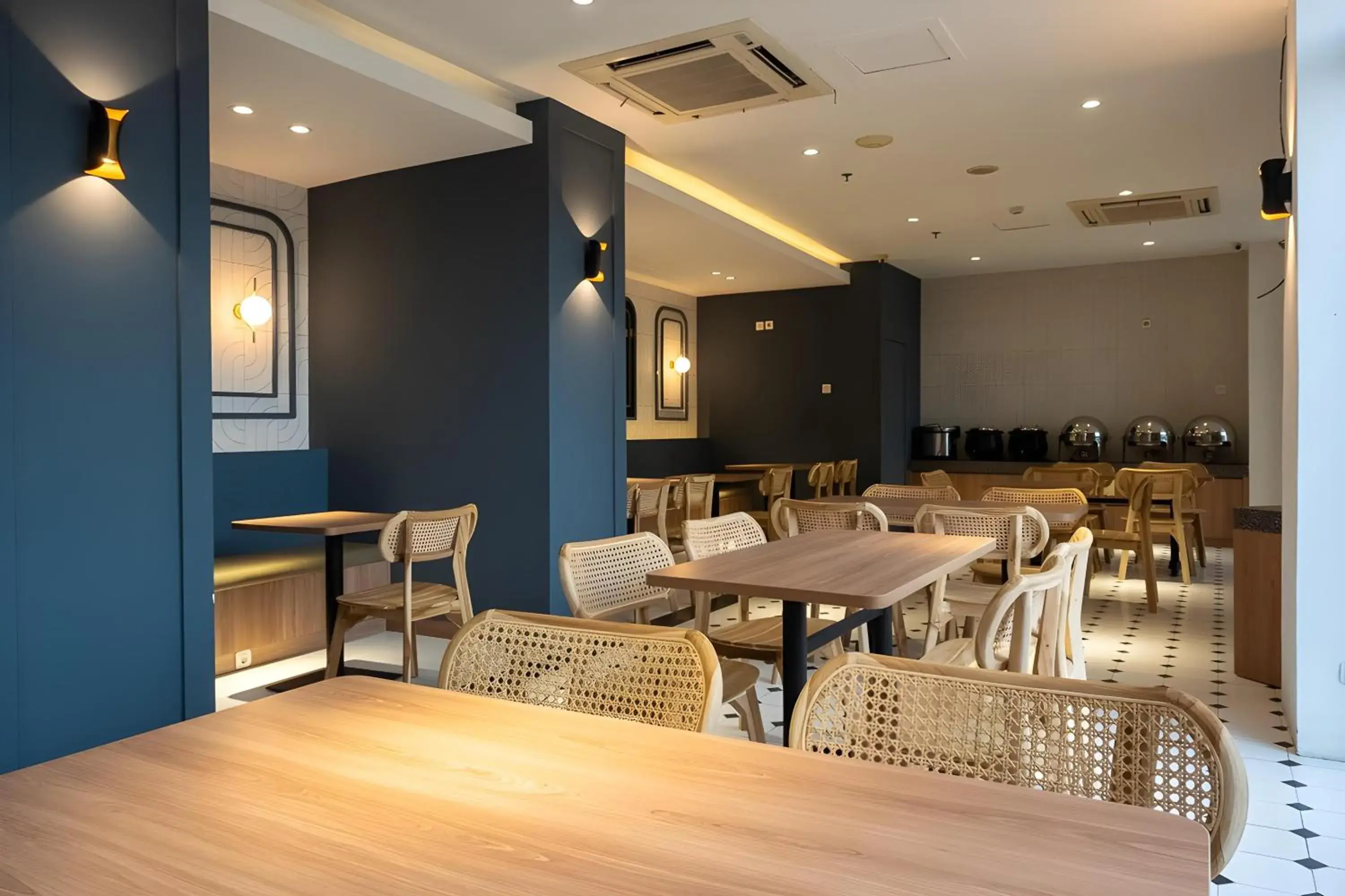 Restaurant/places to eat in Hotel 88 Kedoya Jakarta Restaurant/places to eat in Hotel 88 Kedoya Jakarta