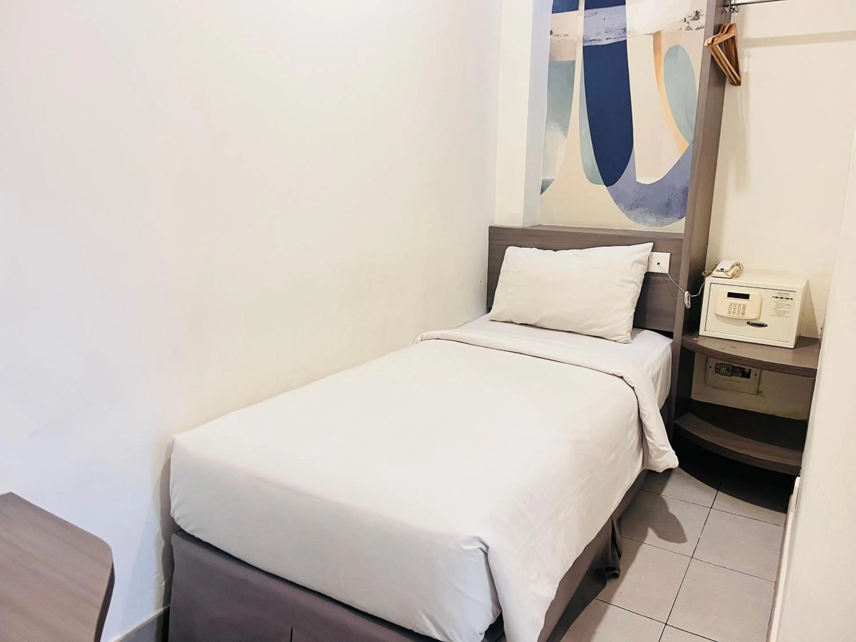 Bed in Hotel 88 Kedoya Jakarta