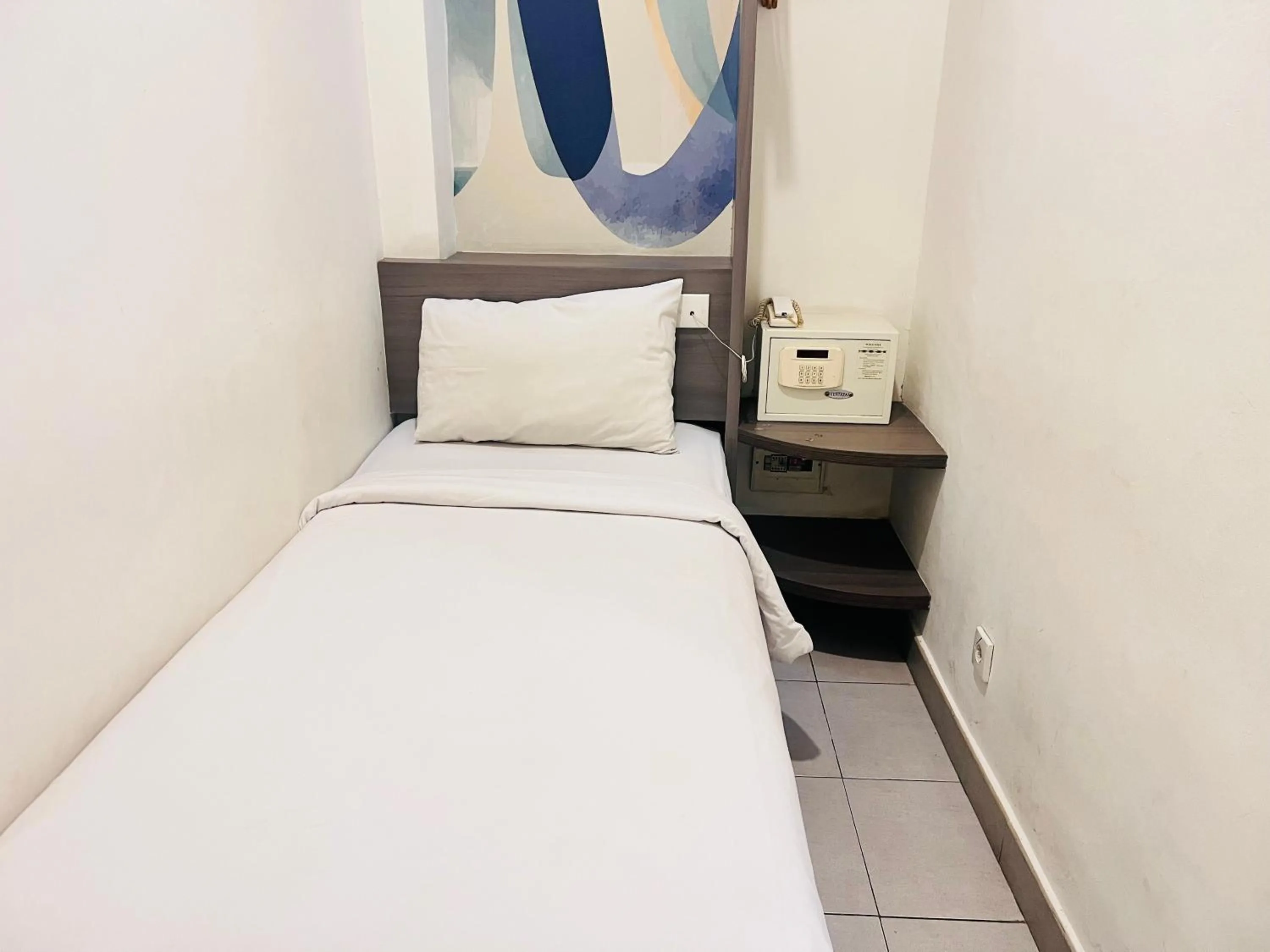 Bed in Hotel 88 Kedoya Jakarta