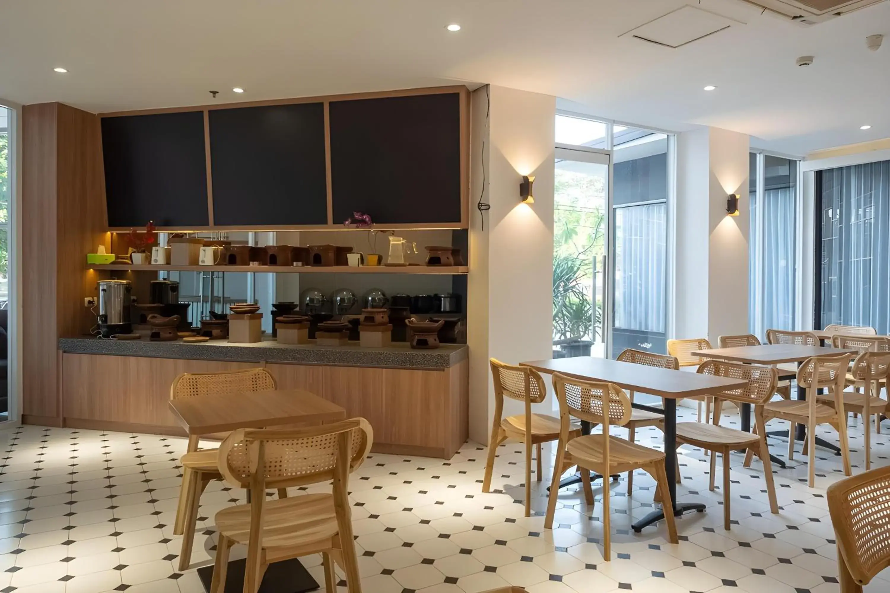 Restaurant/places to eat in Hotel 88 Kedoya Jakarta Restaurant/places to eat in Hotel 88 Kedoya Jakarta