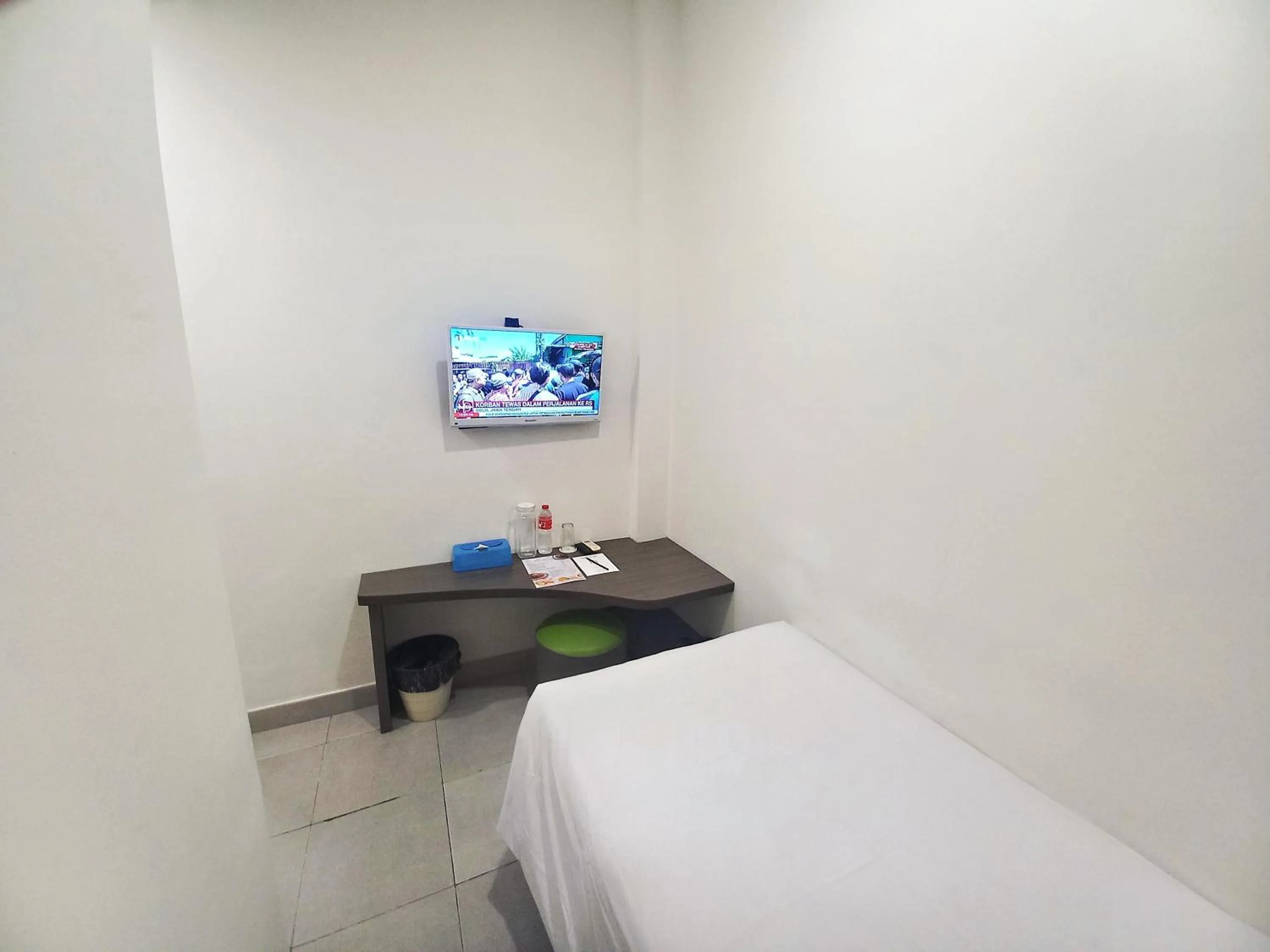 Bedroom in Hotel 88 Kedoya Jakarta