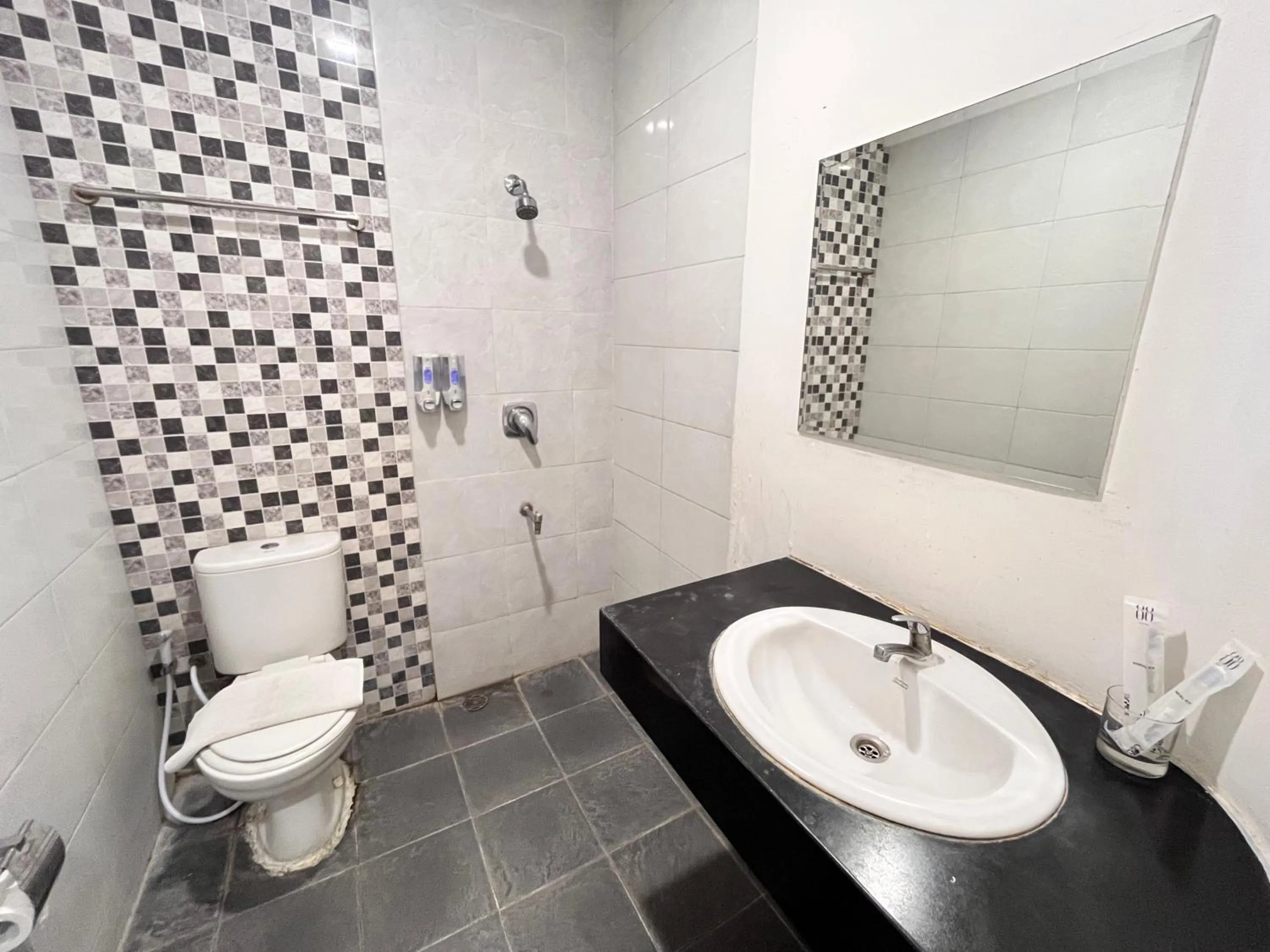 Bathroom in Hotel 88 Kedoya Jakarta