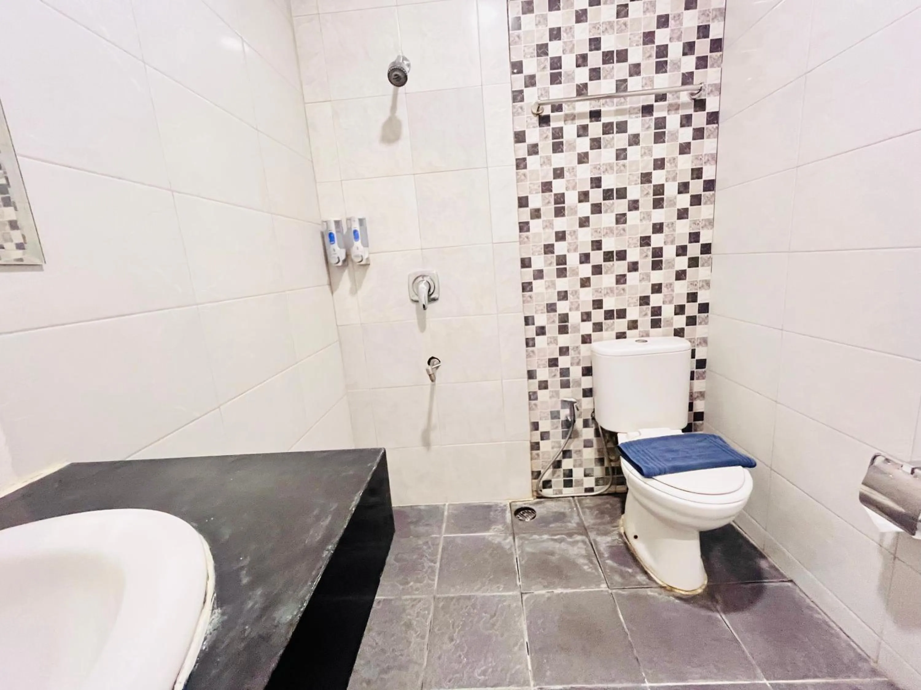 Bathroom in Hotel 88 Kedoya Jakarta