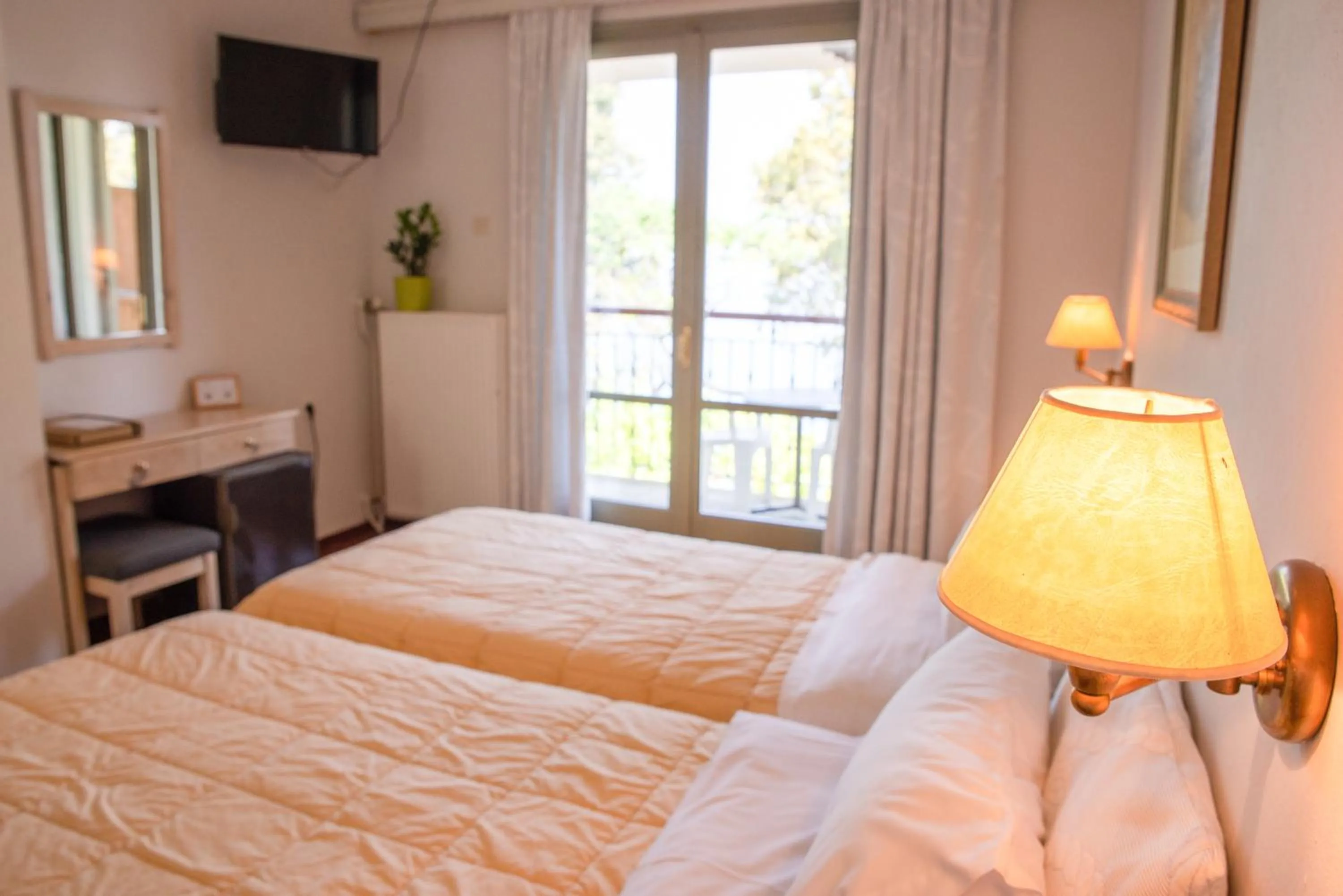 Bed in Marabou Hotel Chorefto