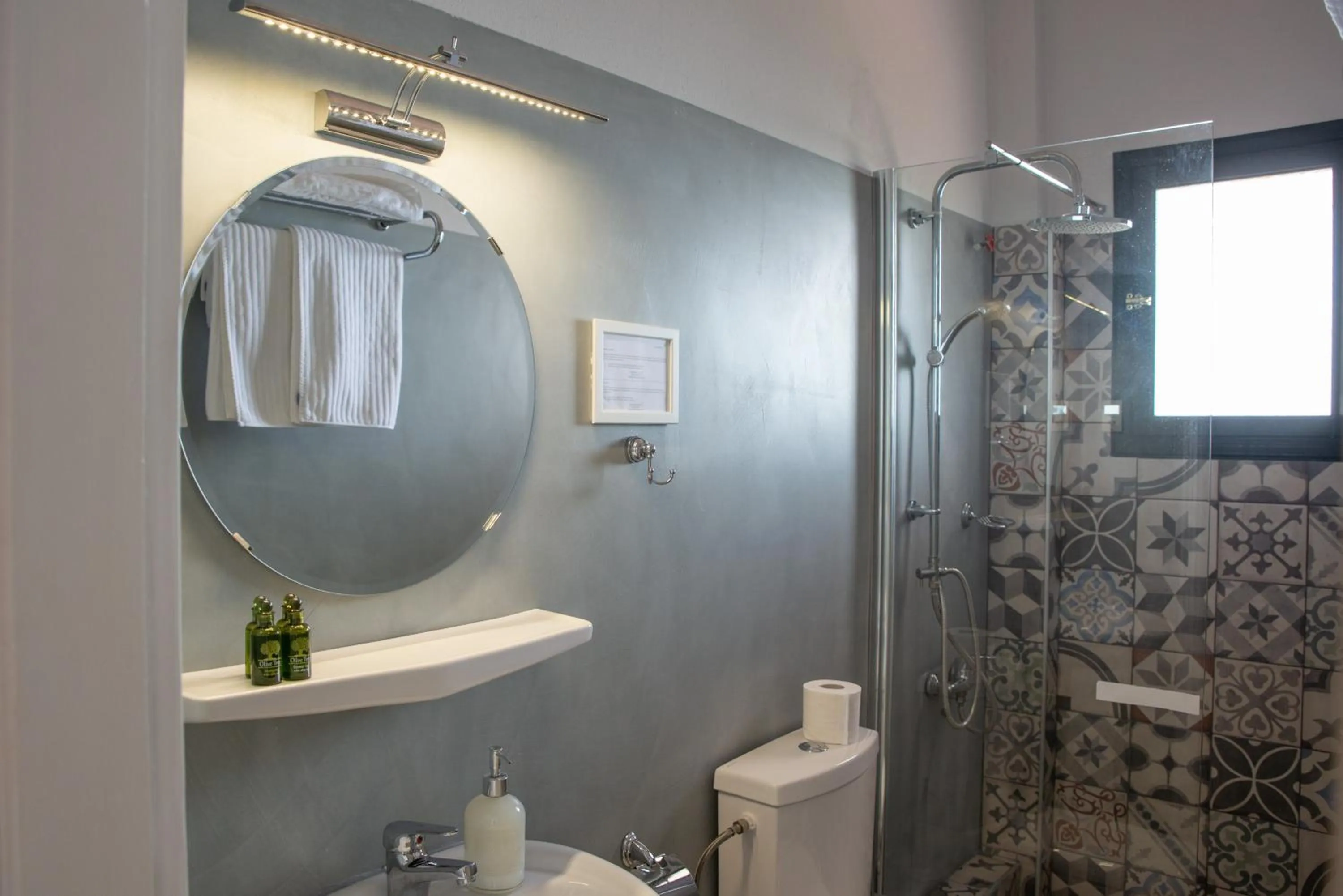 Bathroom in Marabou Hotel Chorefto