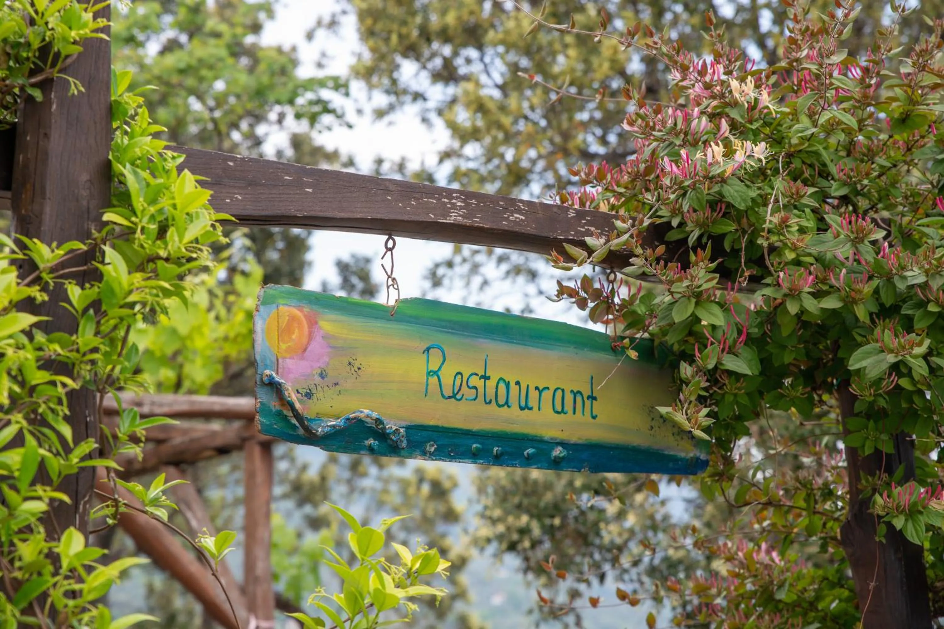 Logo/Certificate/Sign in Marabou Hotel Chorefto