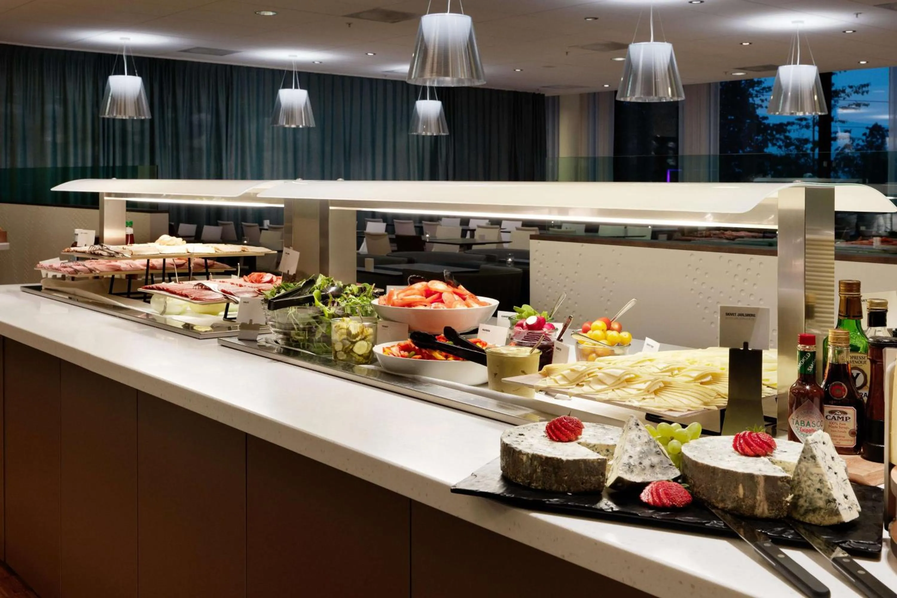 Restaurant/places to eat in Scandic Oslo Airport